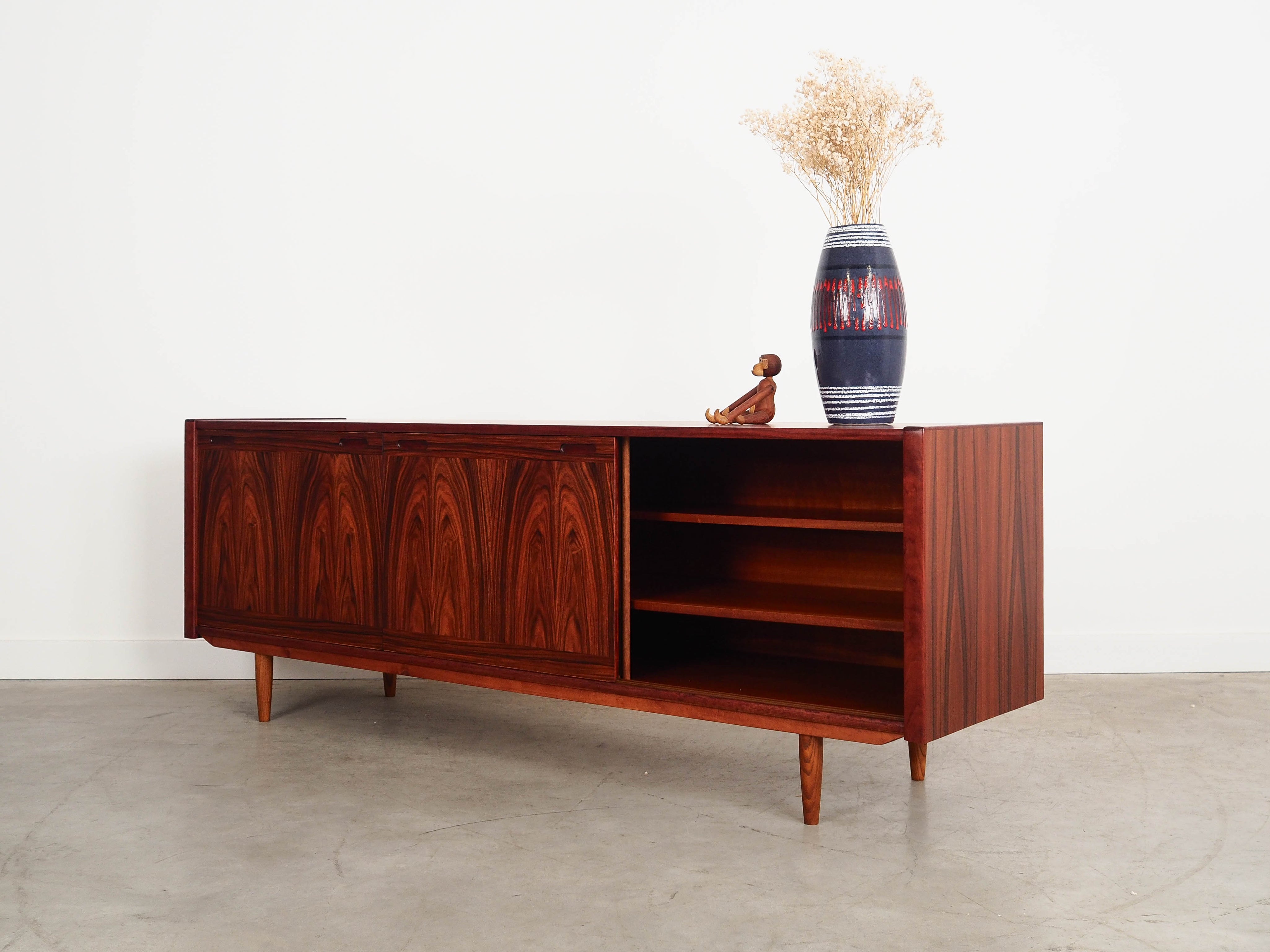 Sideboard,_Skovby_Møbelfabrik,_Rosewood,_1970s,_Denmark
