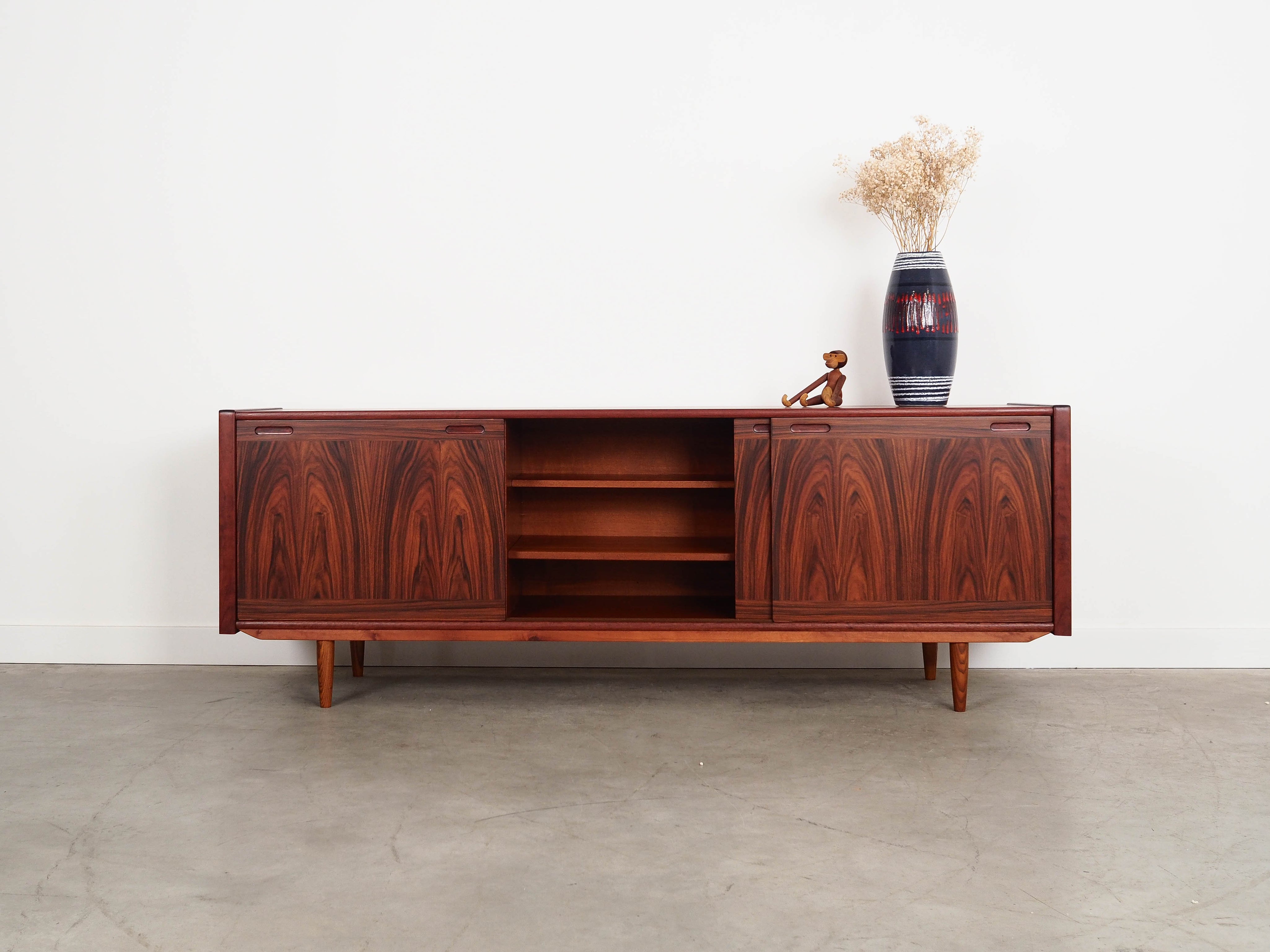 Sideboard,_Skovby_Møbelfabrik,_Rosewood,_1970s,_Denmark