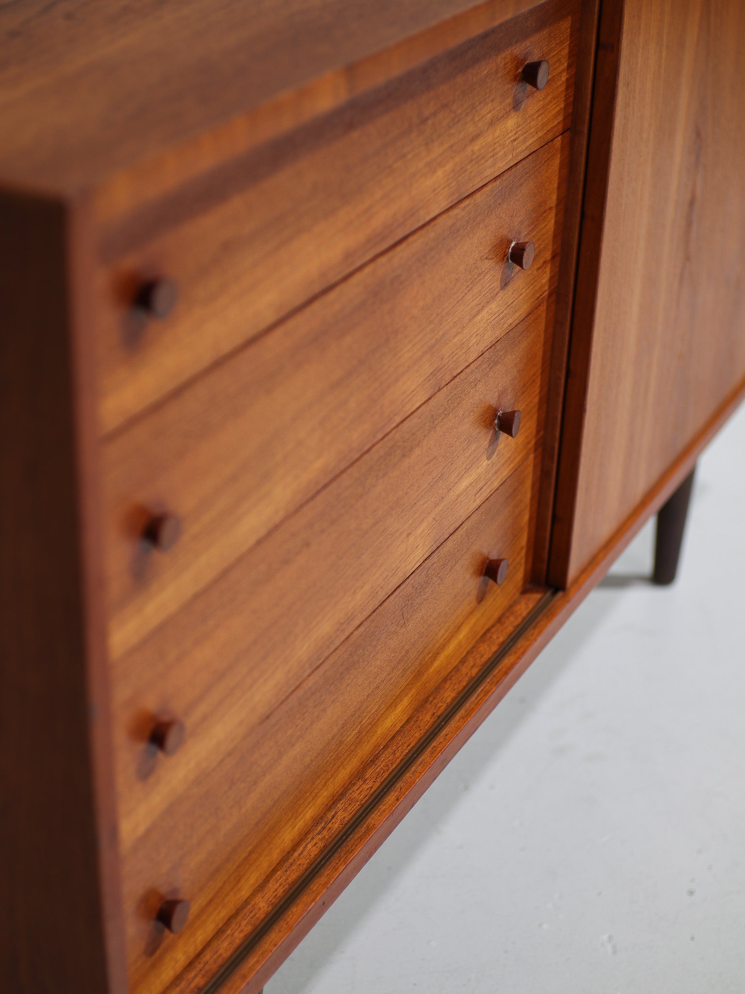 Vintage_Teak_Sideboard_with_drawers_from_1960s