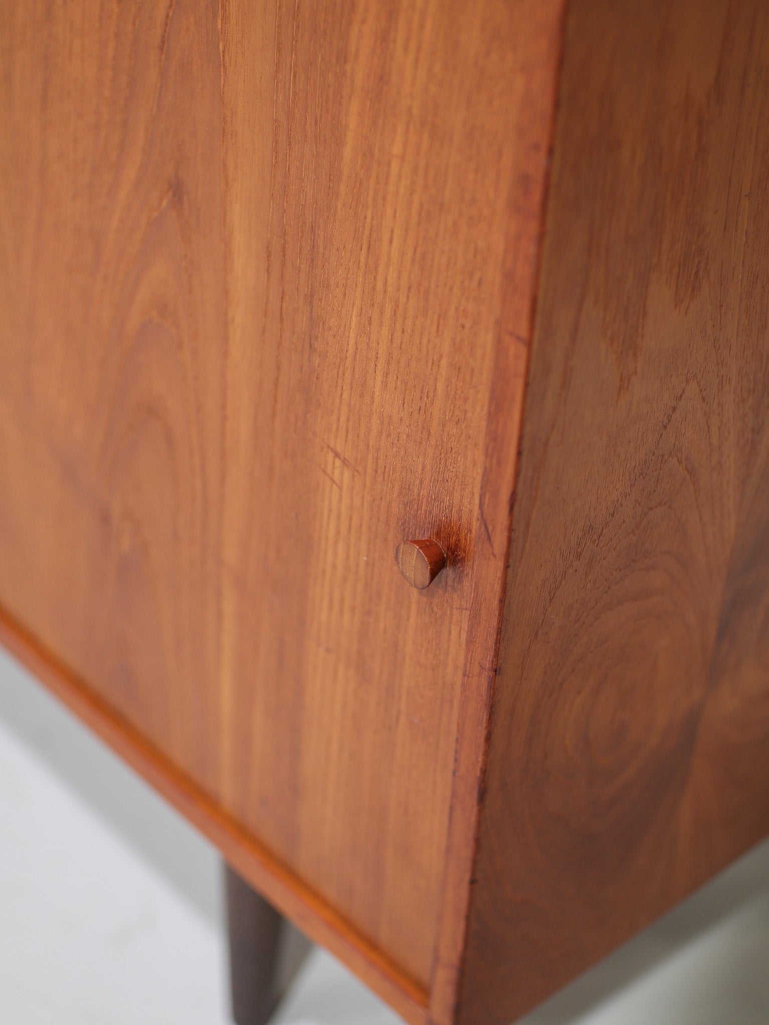 Vintage_Teak_Sideboard_with_drawers_from_1960s