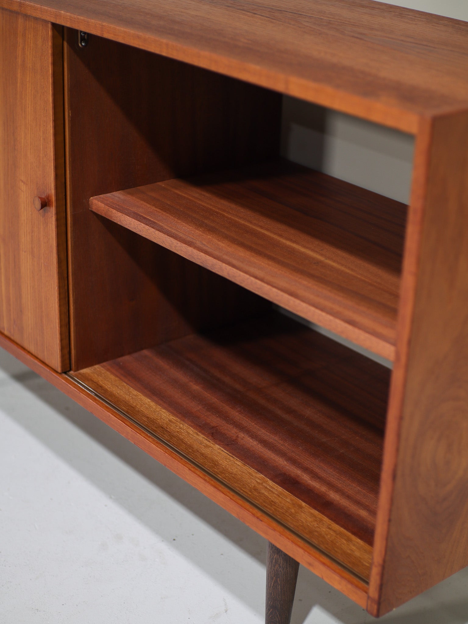 Vintage_Teak_Sideboard_with_drawers_from_1960s