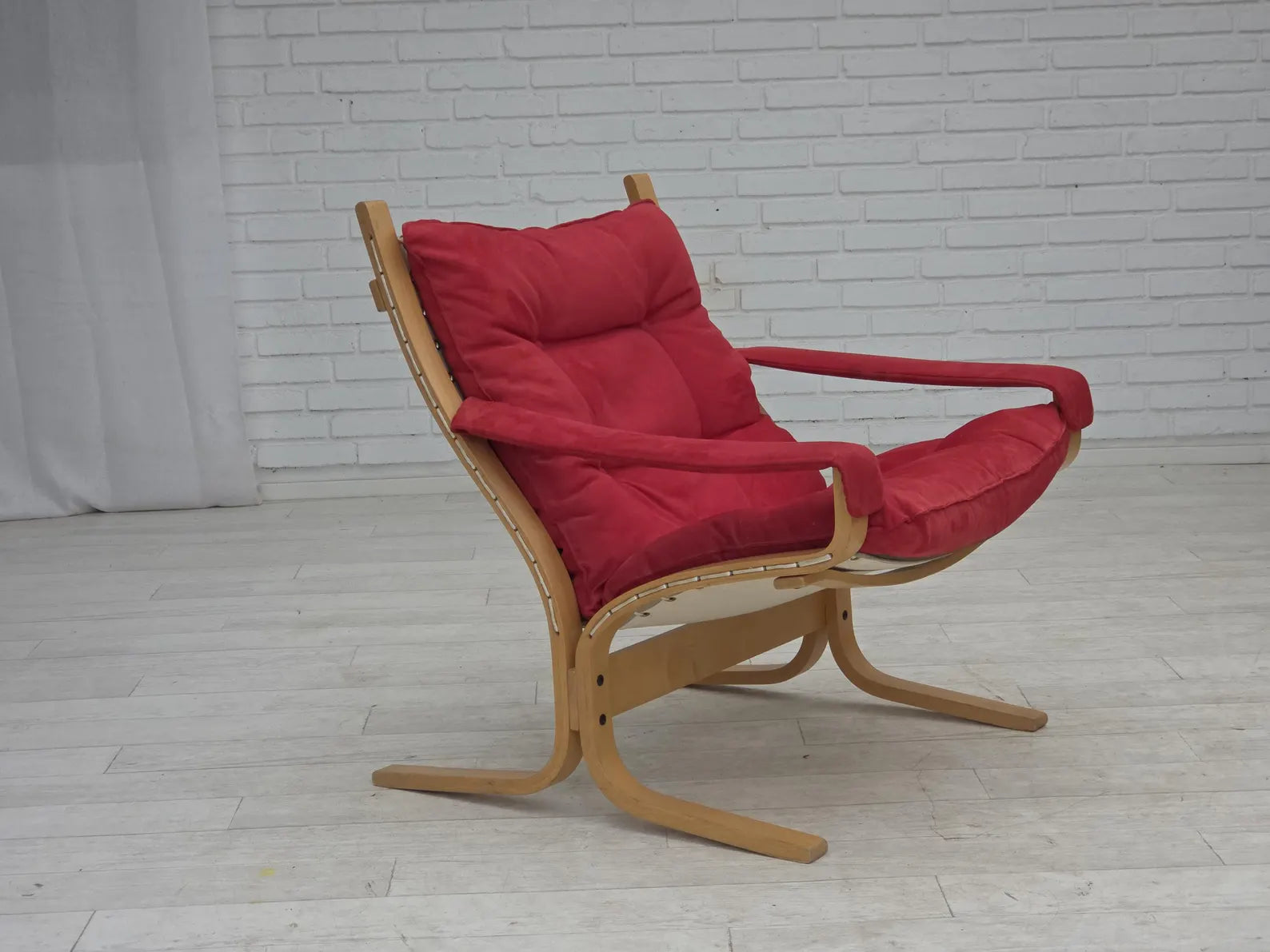 Siesta_Chair_Set_and_Ottoman,_Beech_&_Nubuck,_1970s_Norway