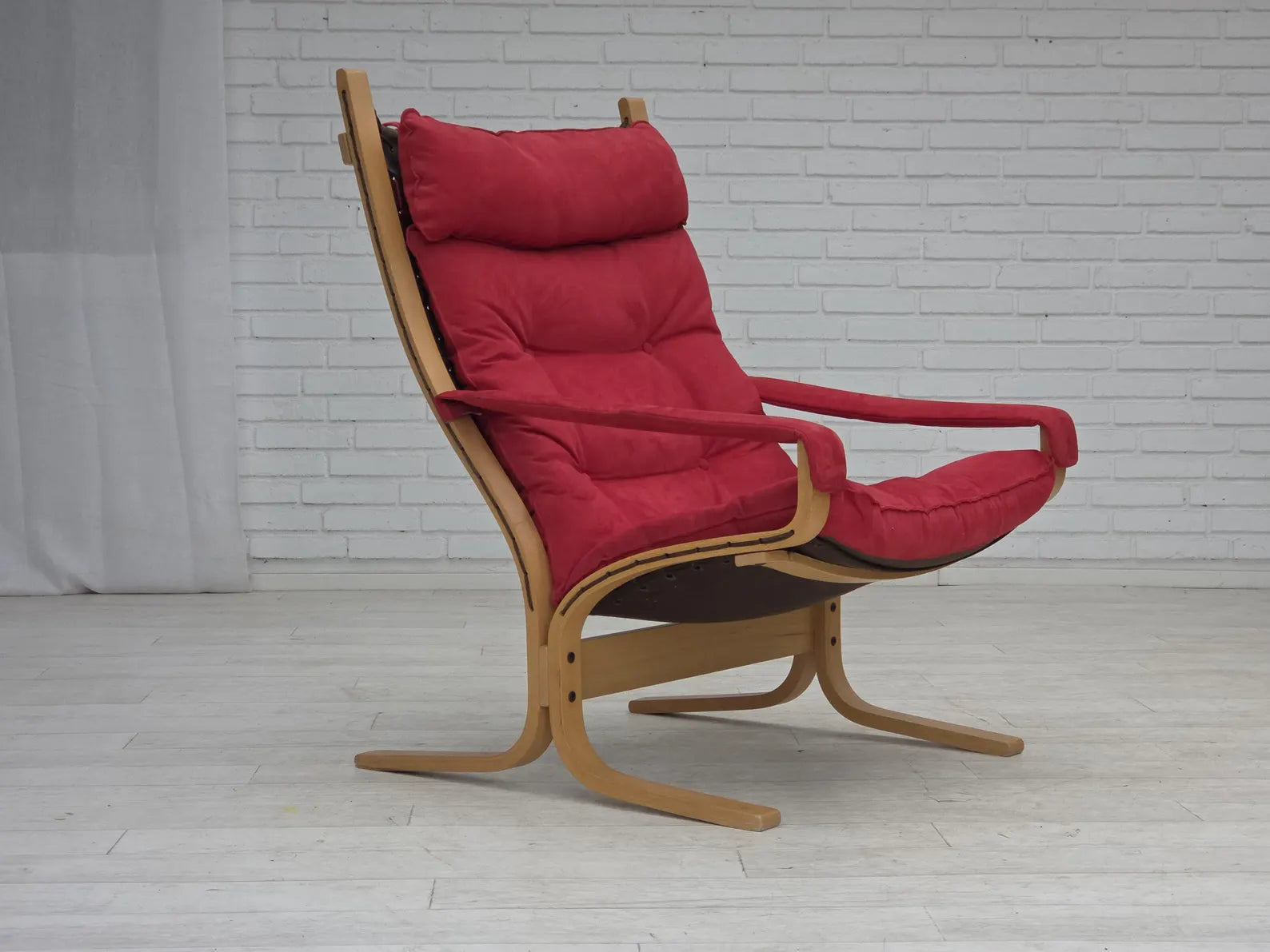 Siesta_Chair_Set_and_Ottoman,_Beech_&_Nubuck,_1970s_Norway