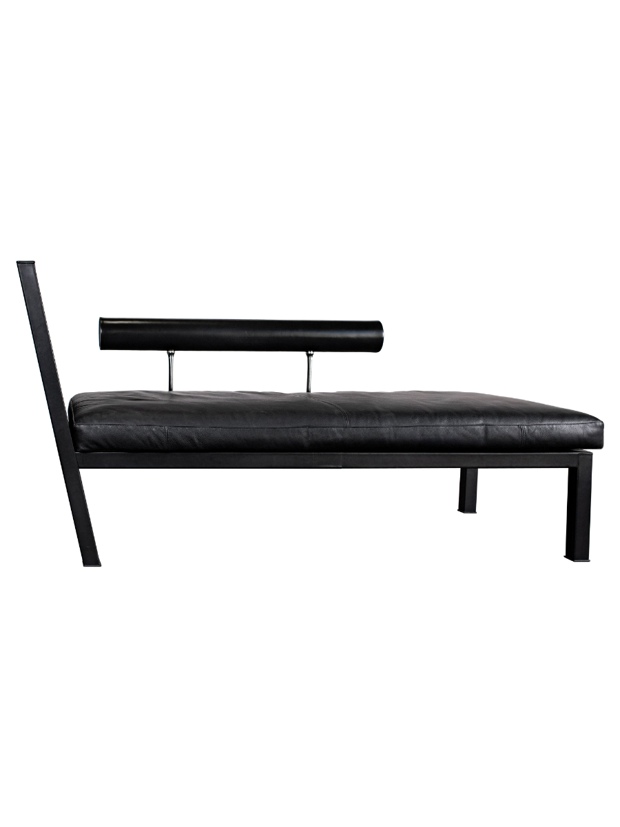 Sity_Chaise_Lounge_by_Antonio_Citterio_for_B&B_Italia,_Black_Leather,_Postmodern_Design