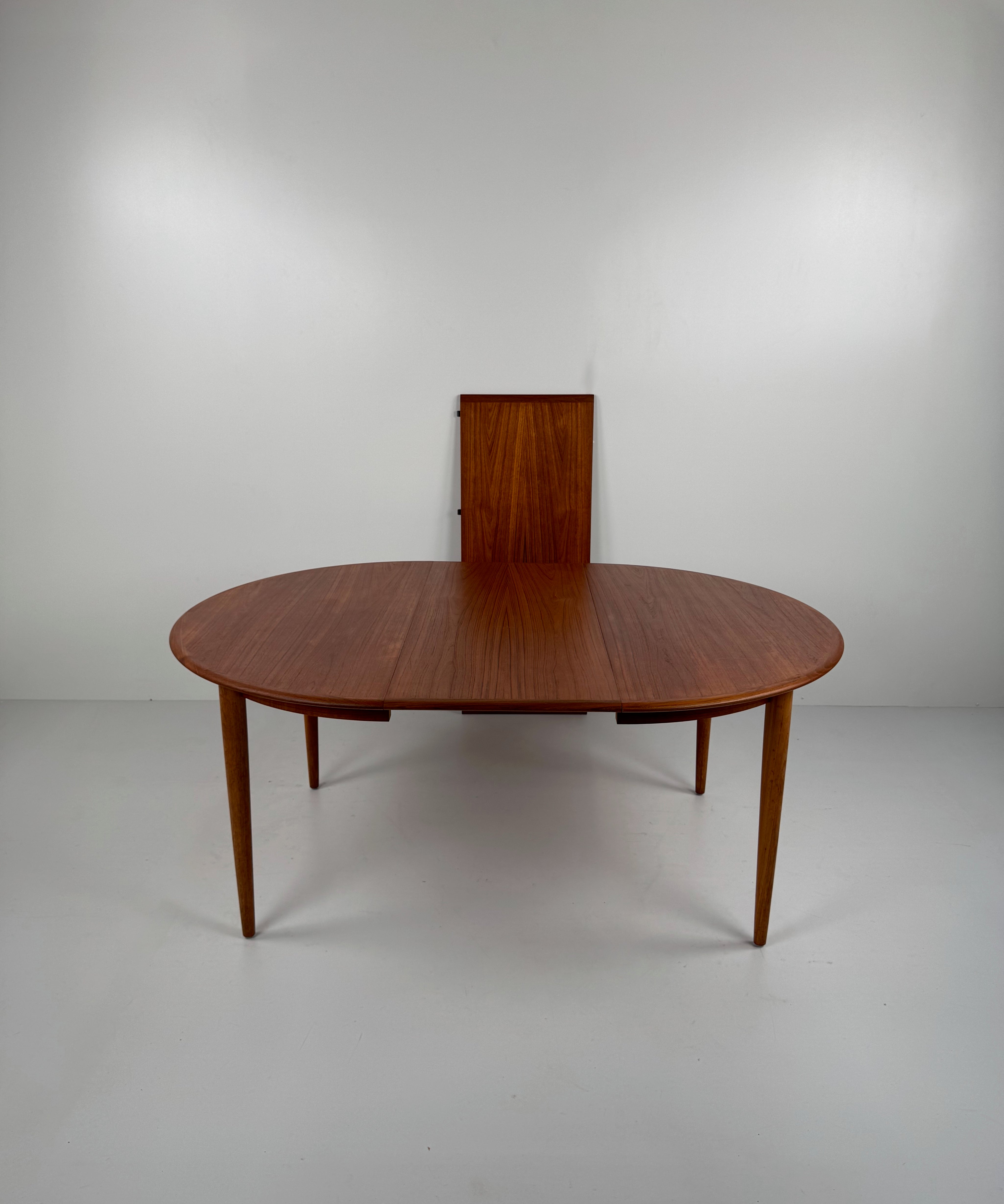 1960s_Extendable_Teak_Dining_Table_by_Skovmand_&_Andersen,_Denmark
