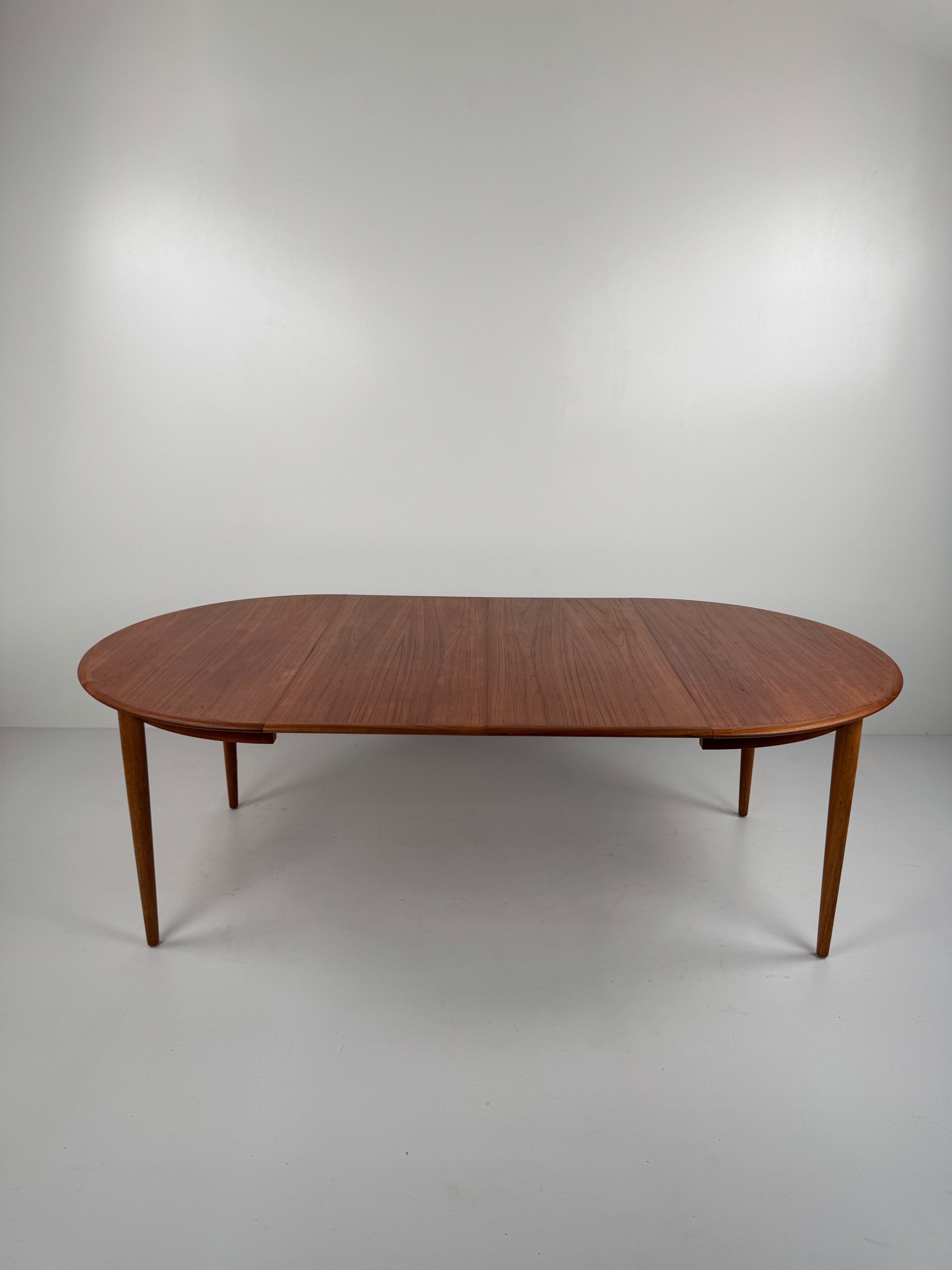1960s_Extendable_Teak_Dining_Table_by_Skovmand_&_Andersen,_Denmark