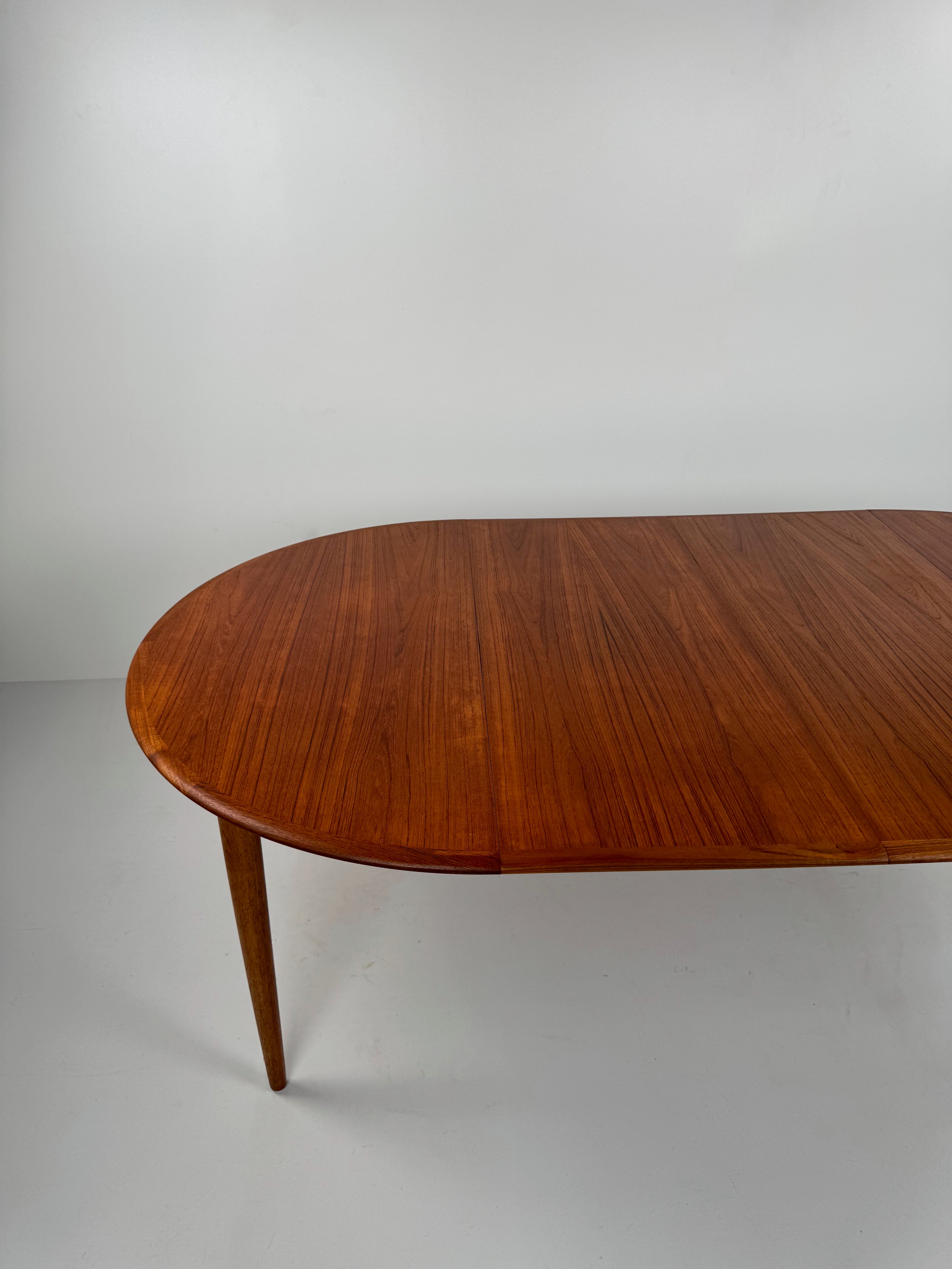 1960s_Extendable_Teak_Dining_Table_by_Skovmand_&_Andersen,_Denmark