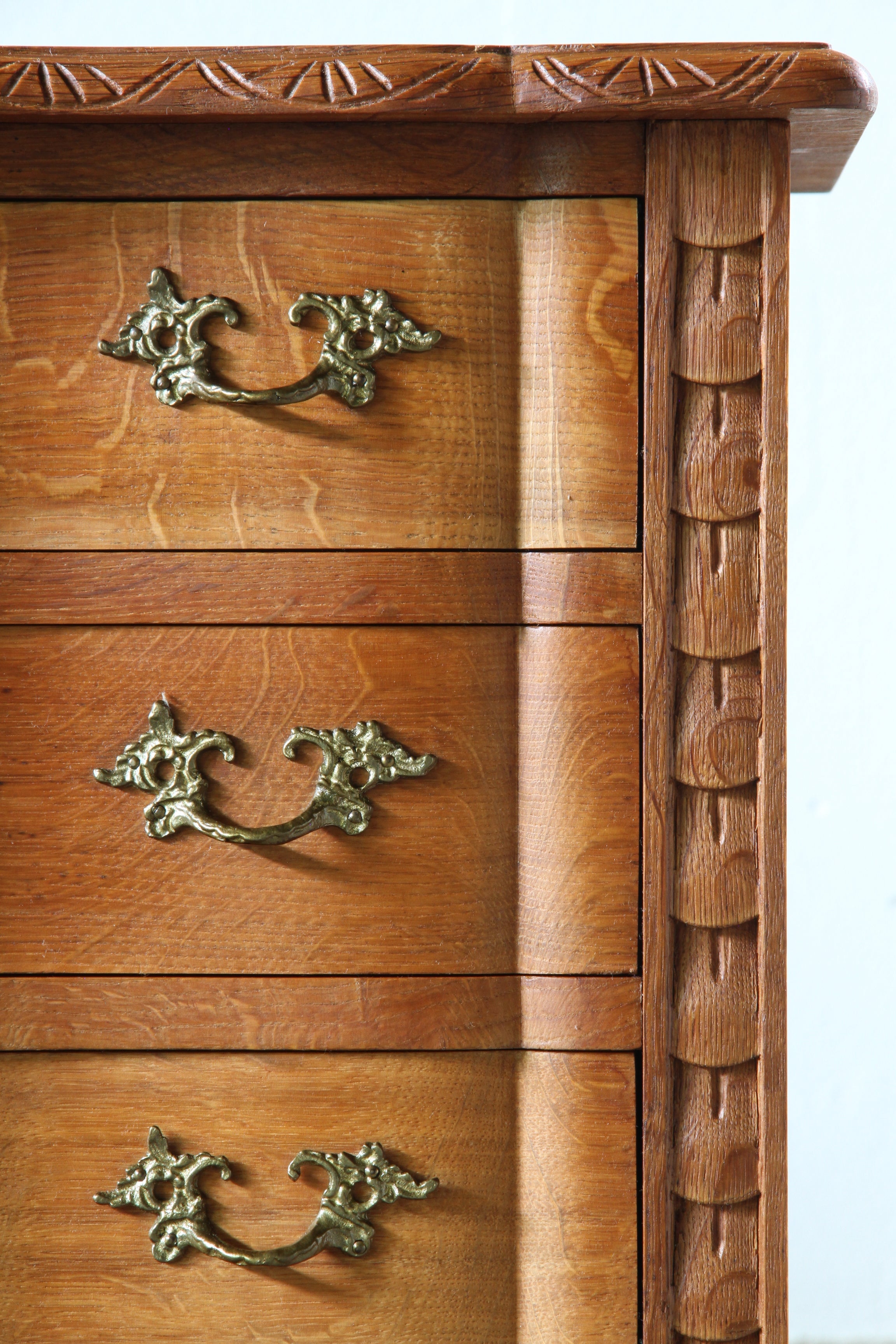 Small_Danish_Oak_Chest_of_Drawers_with_Brass_Handles,_Denmark,_1960s