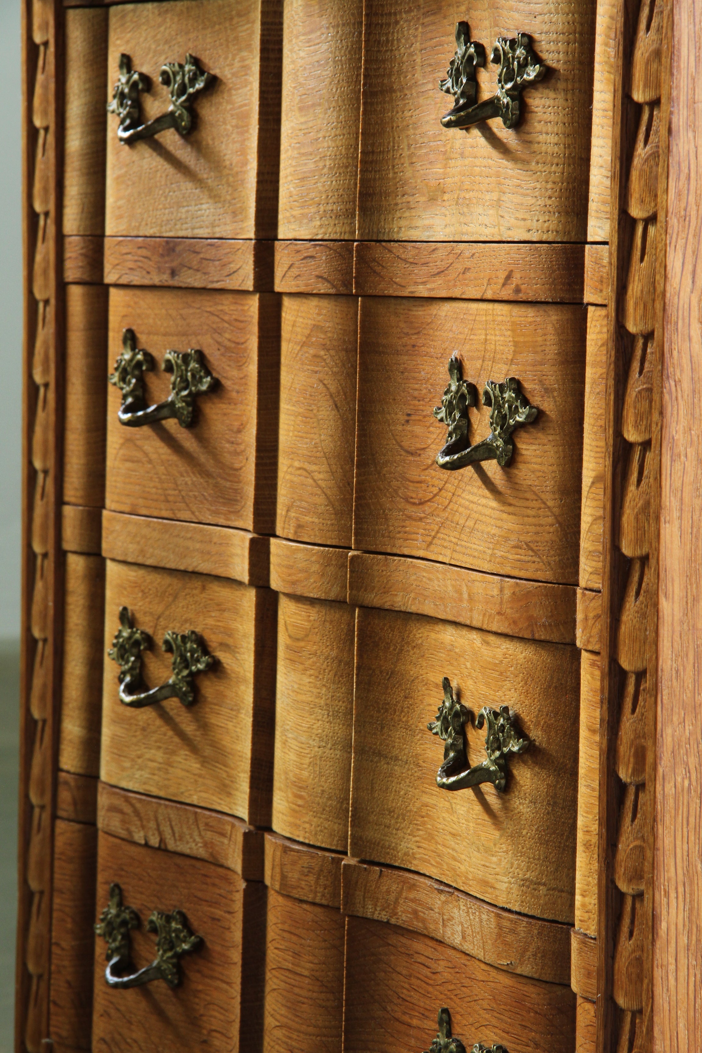 Small_Danish_Oak_Chest_of_Drawers_with_Brass_Handles,_Denmark,_1960s