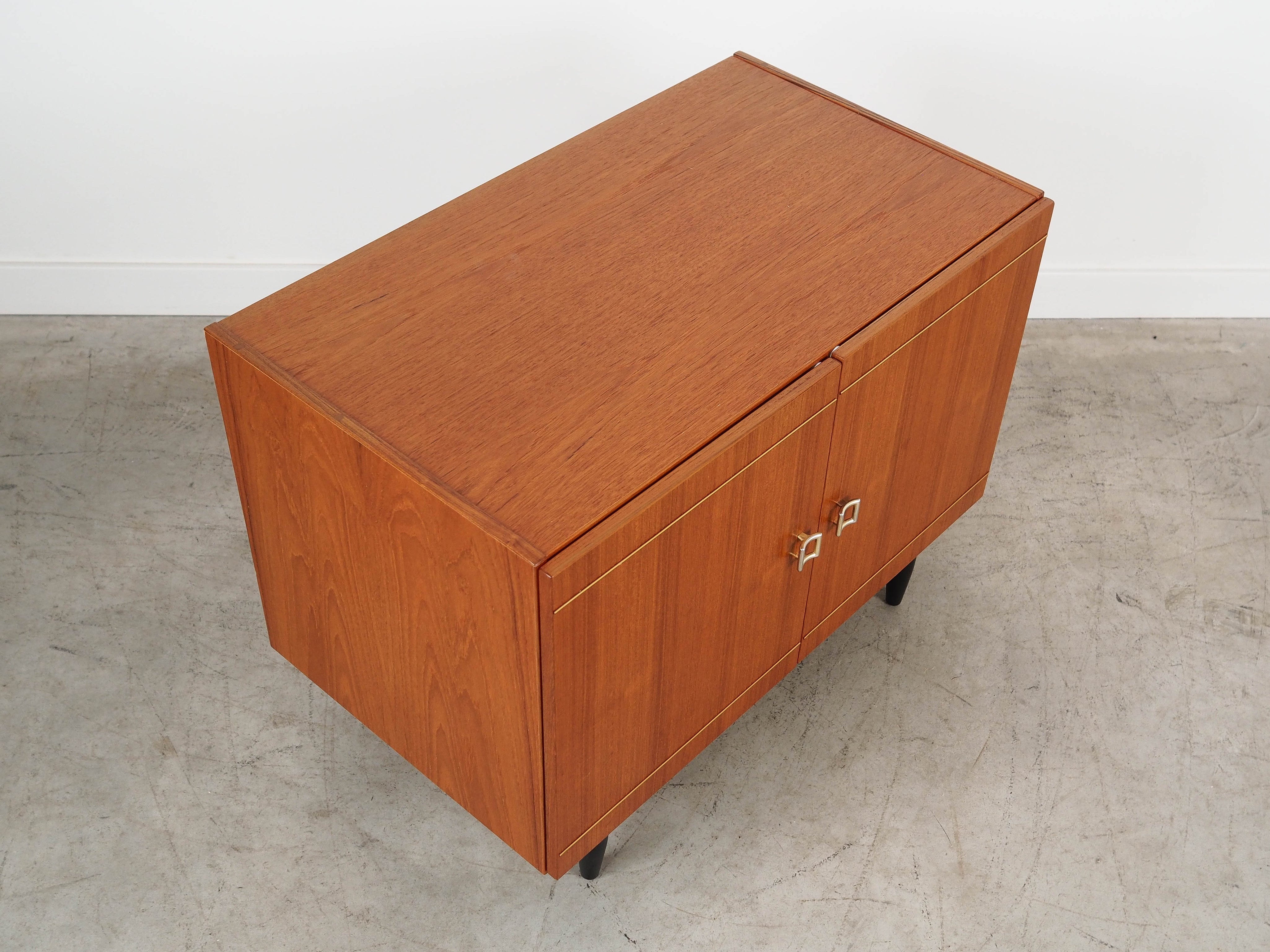 Small_Cabinet,_Teak_Wood,_1970s,_Denmark