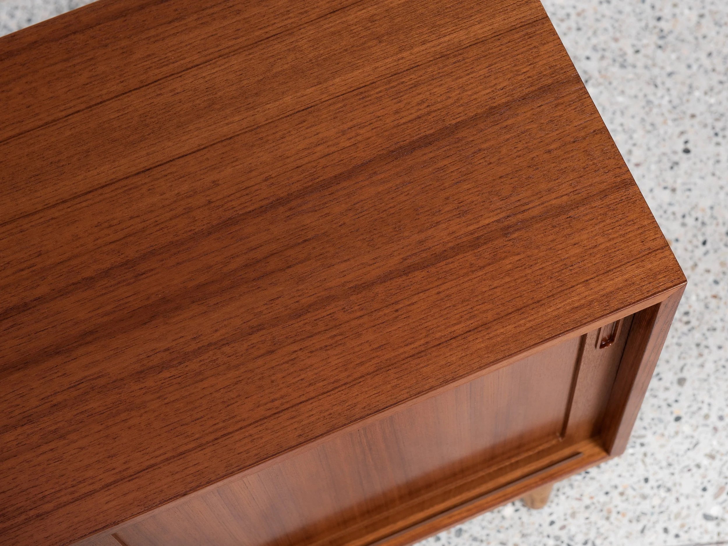 Small_Danish_sideboard_in_teak_by_Hundevad_1960s