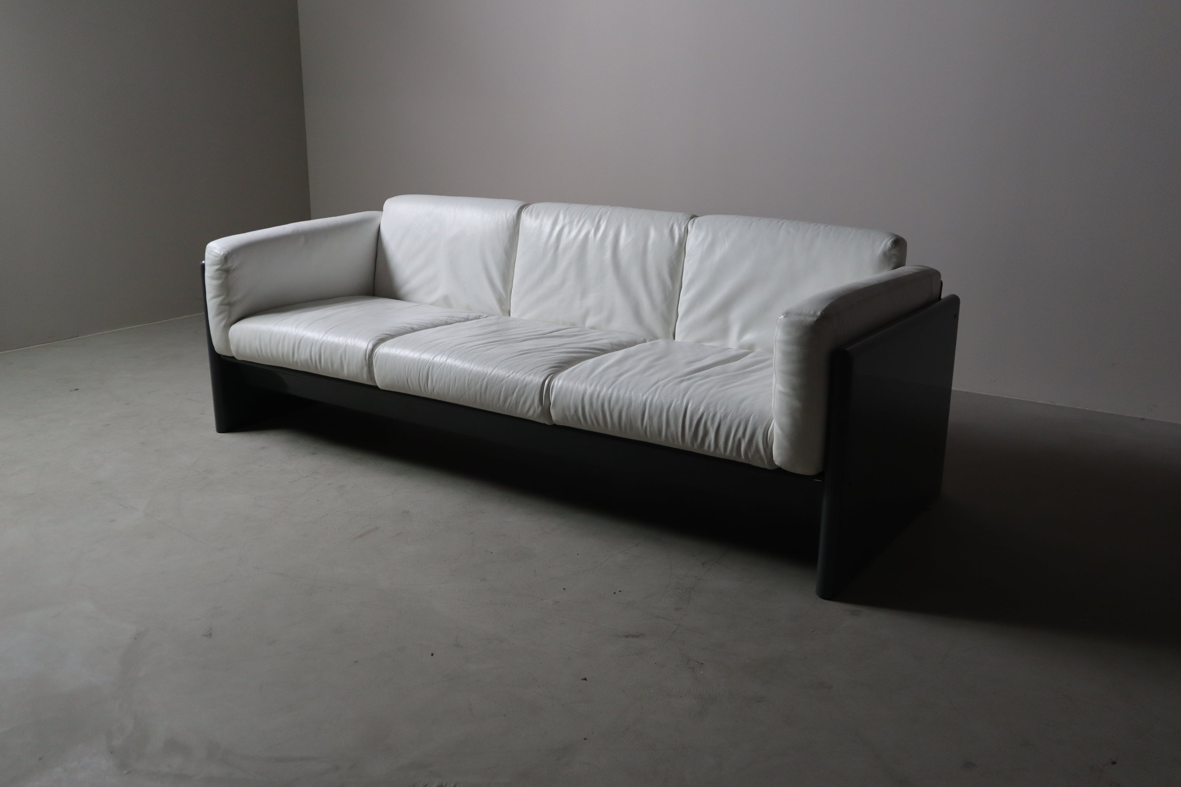 Sofa_–_“Arnolfo”_by_Mauro_Marzocchi_for_Simon_International,_Italy_1971