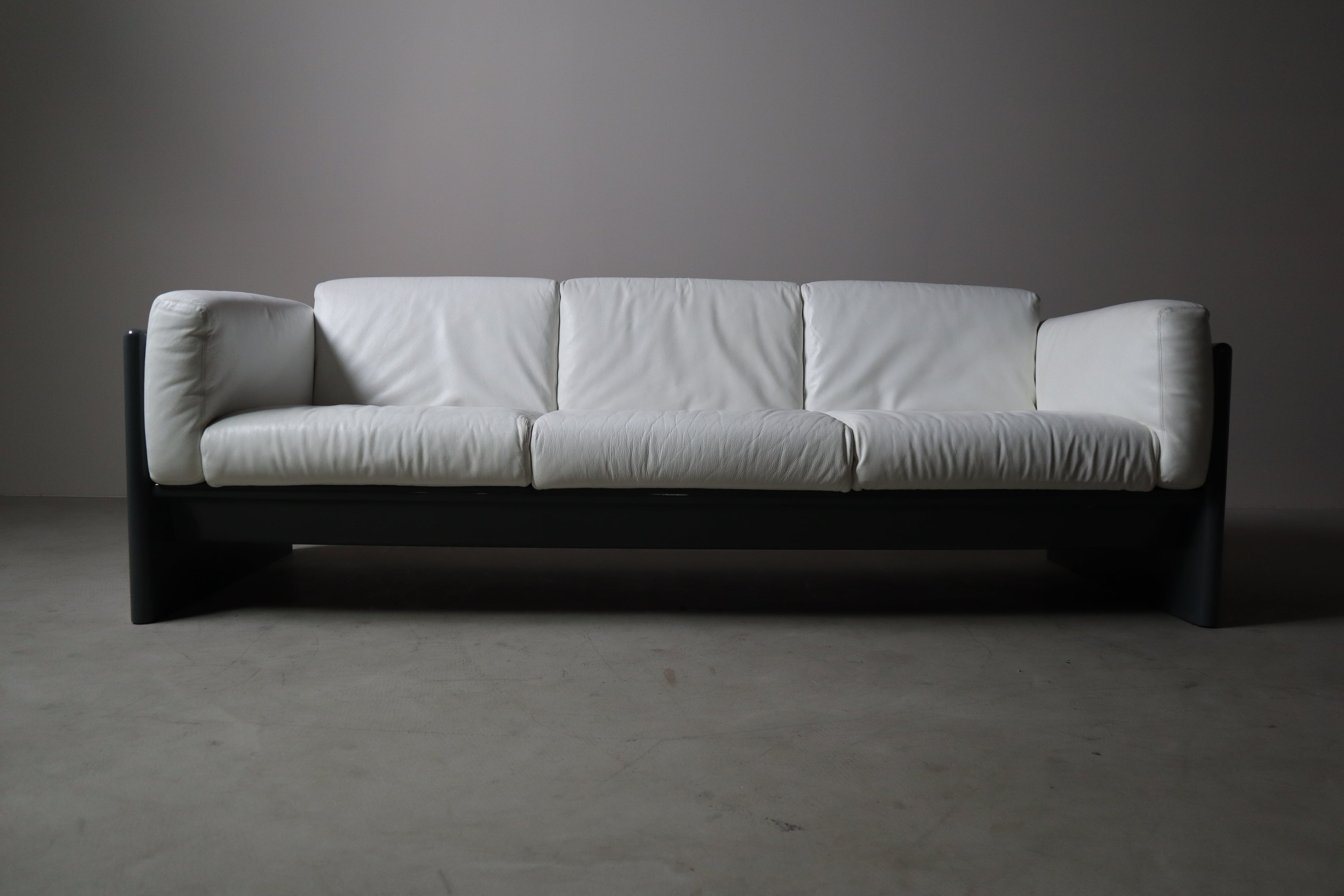 “Arnolfo”_Sofa_by_Mauro_Marzocchi_for_Simon_International,_Italy_1971