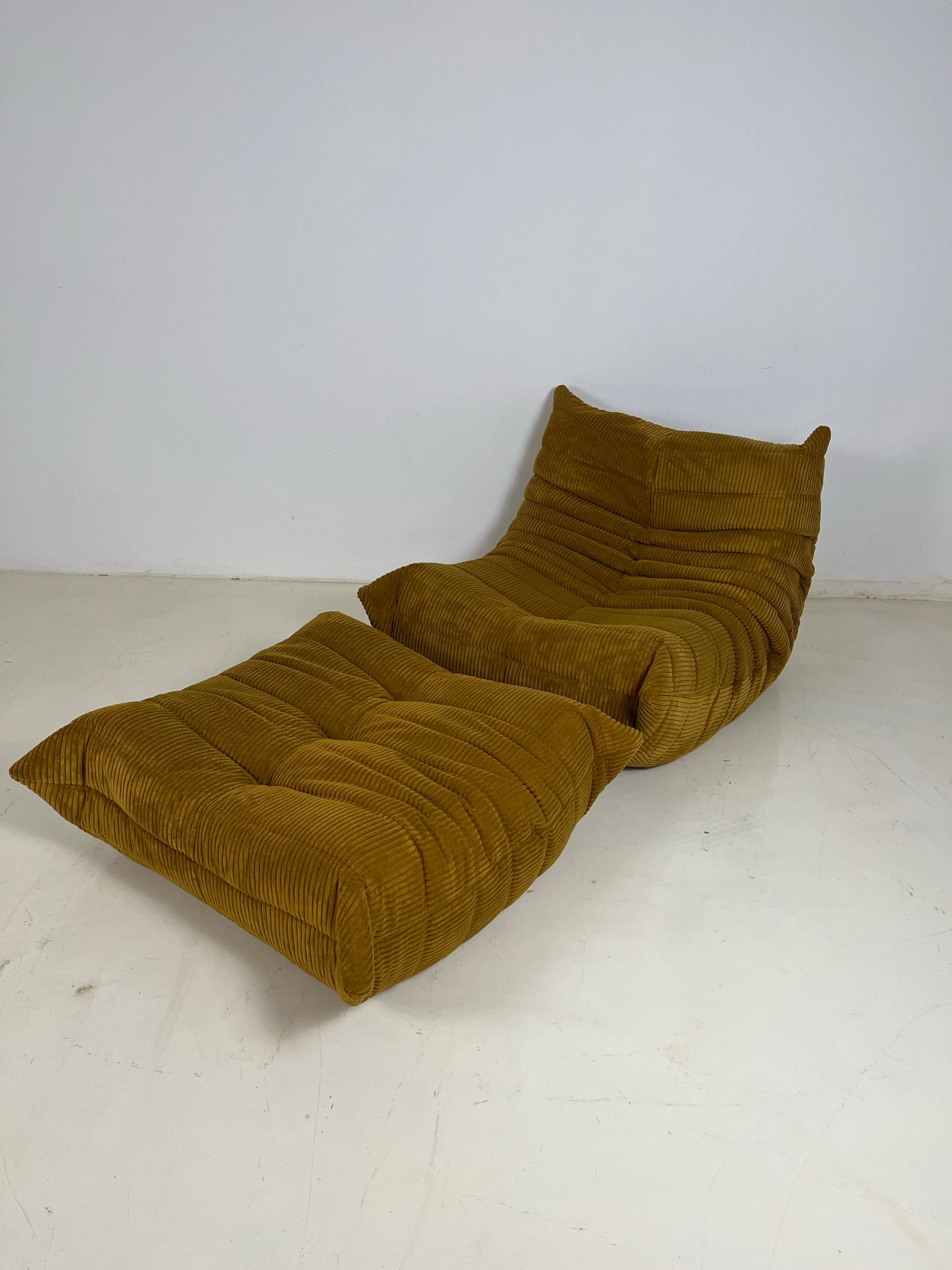 Set_of_5_Togo_Sofa_by_Michael_Ducaroy