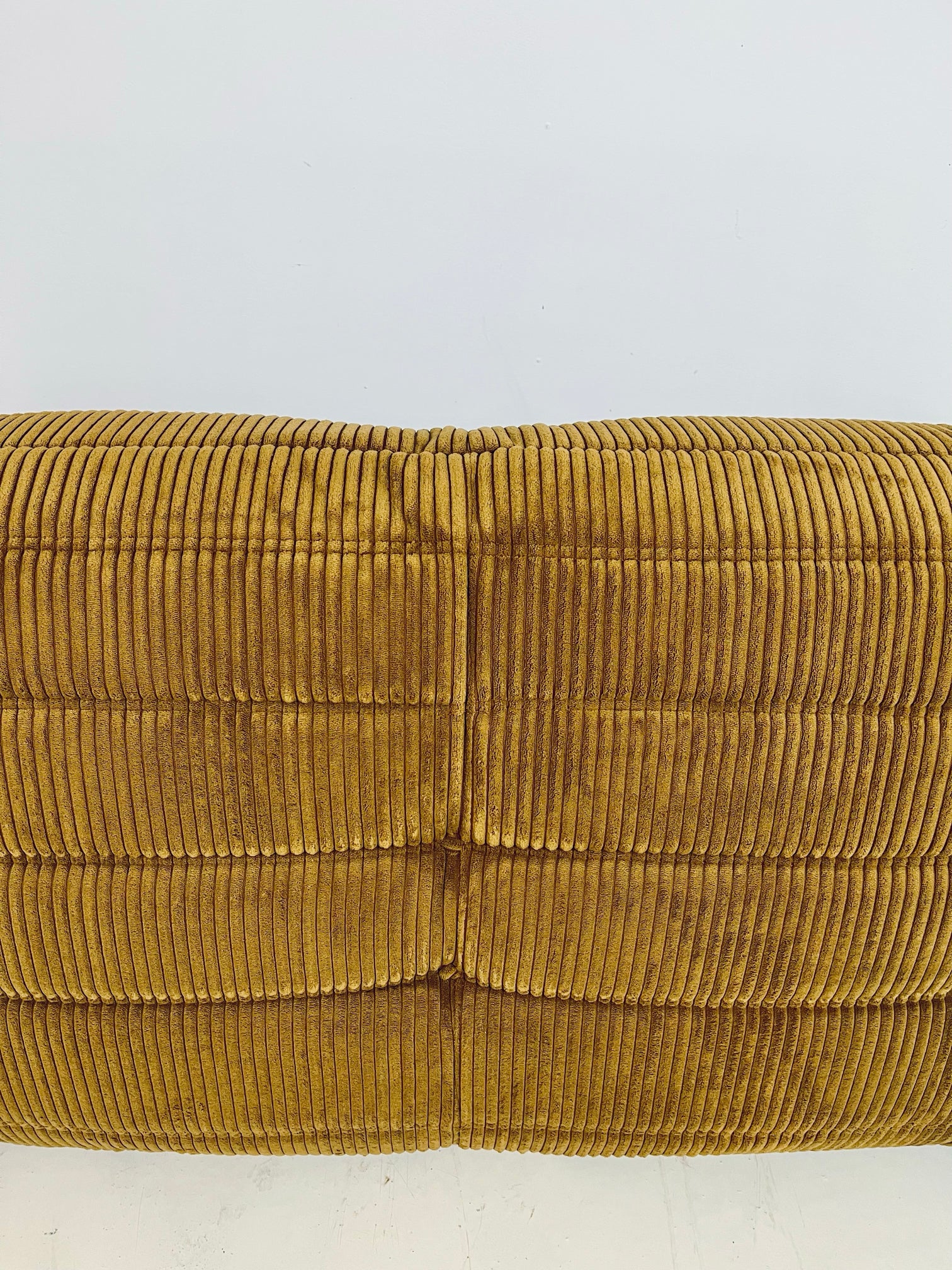 Set_of_5_Togo_Sofa_by_Michael_Ducaroy