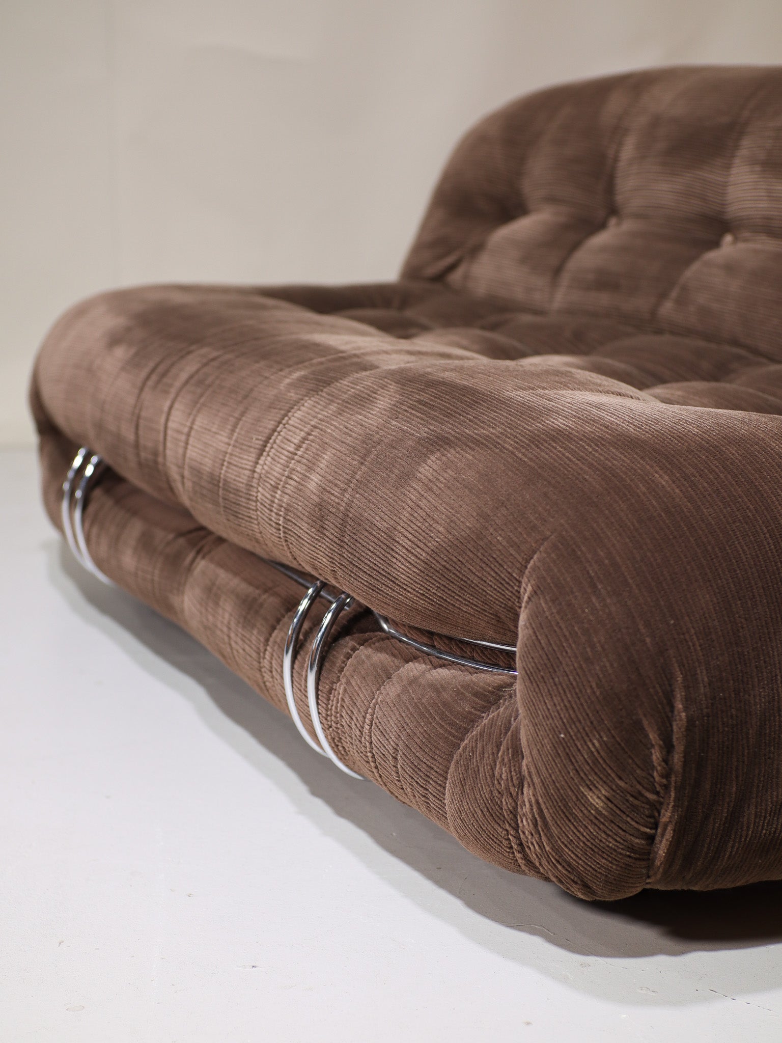 Soriana_2-seater_sofa_Cassina_brown_chrome_Italy_1970s