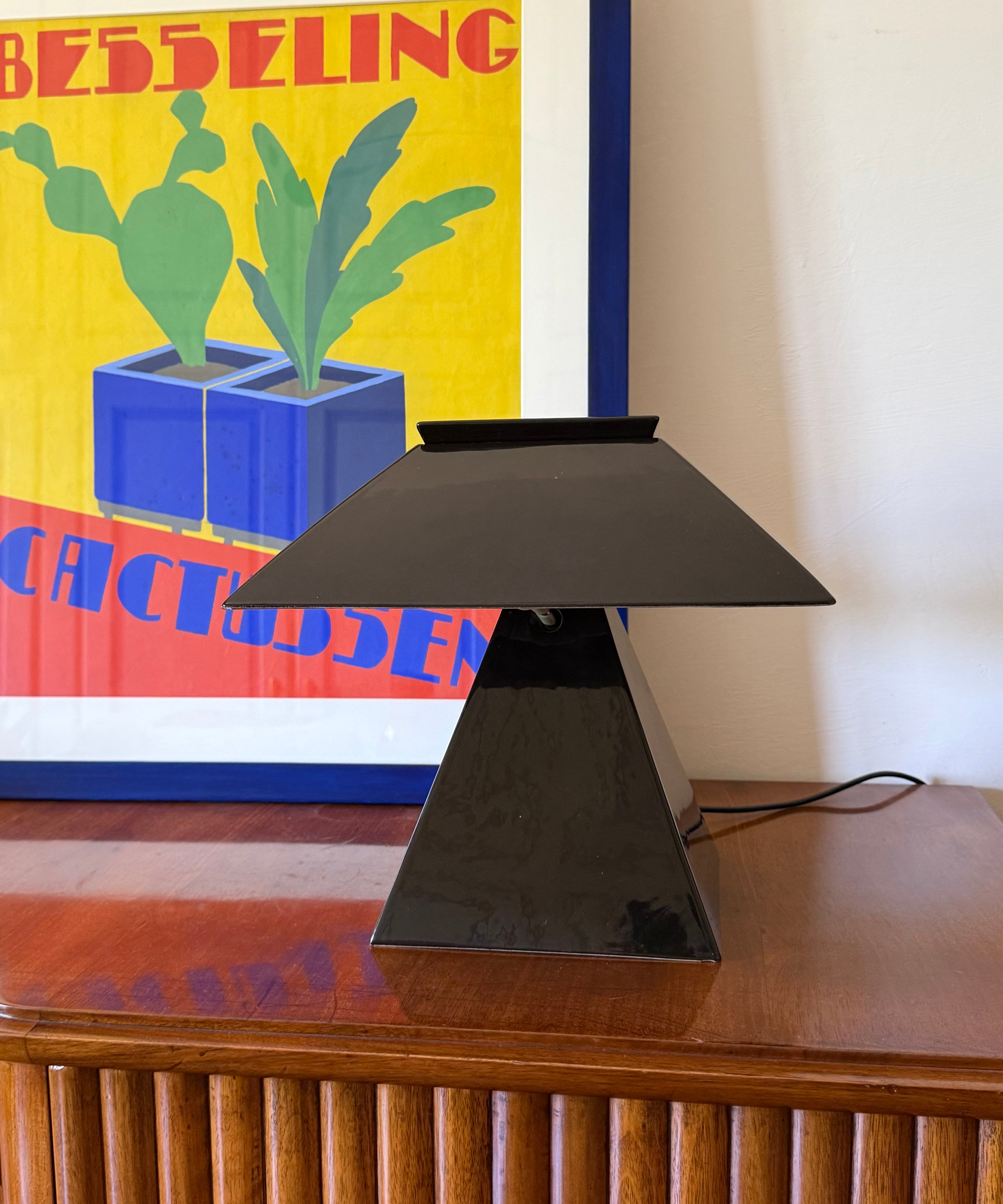 Space_Age_Black_Ceramic_Table_Lamp_with_Integrated_Ashtray,_Italy_1970s