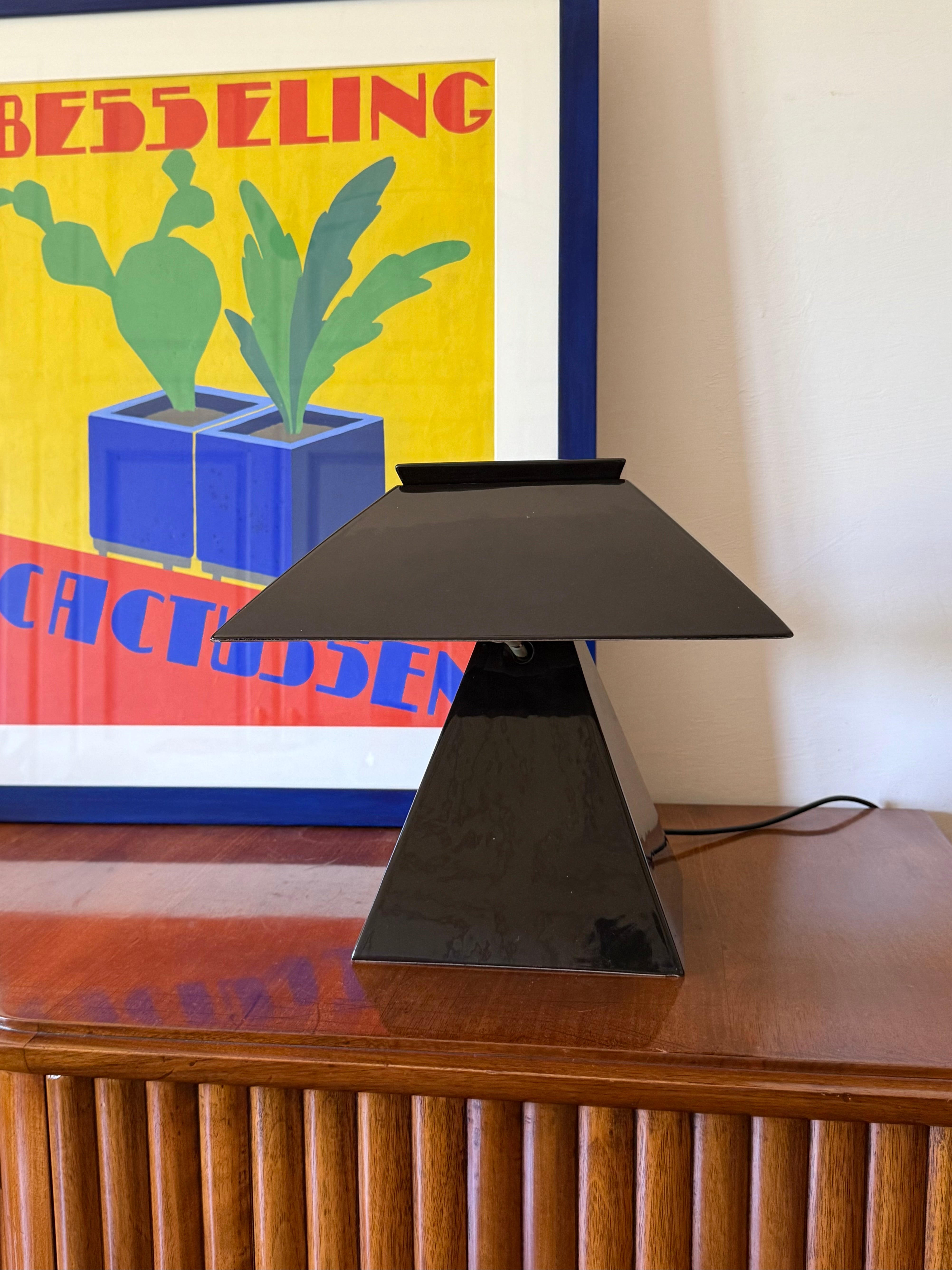 Space_Age_Black_Ceramic_Table_Lamp_with_Integrated_Ashtray,_Italy_1970s