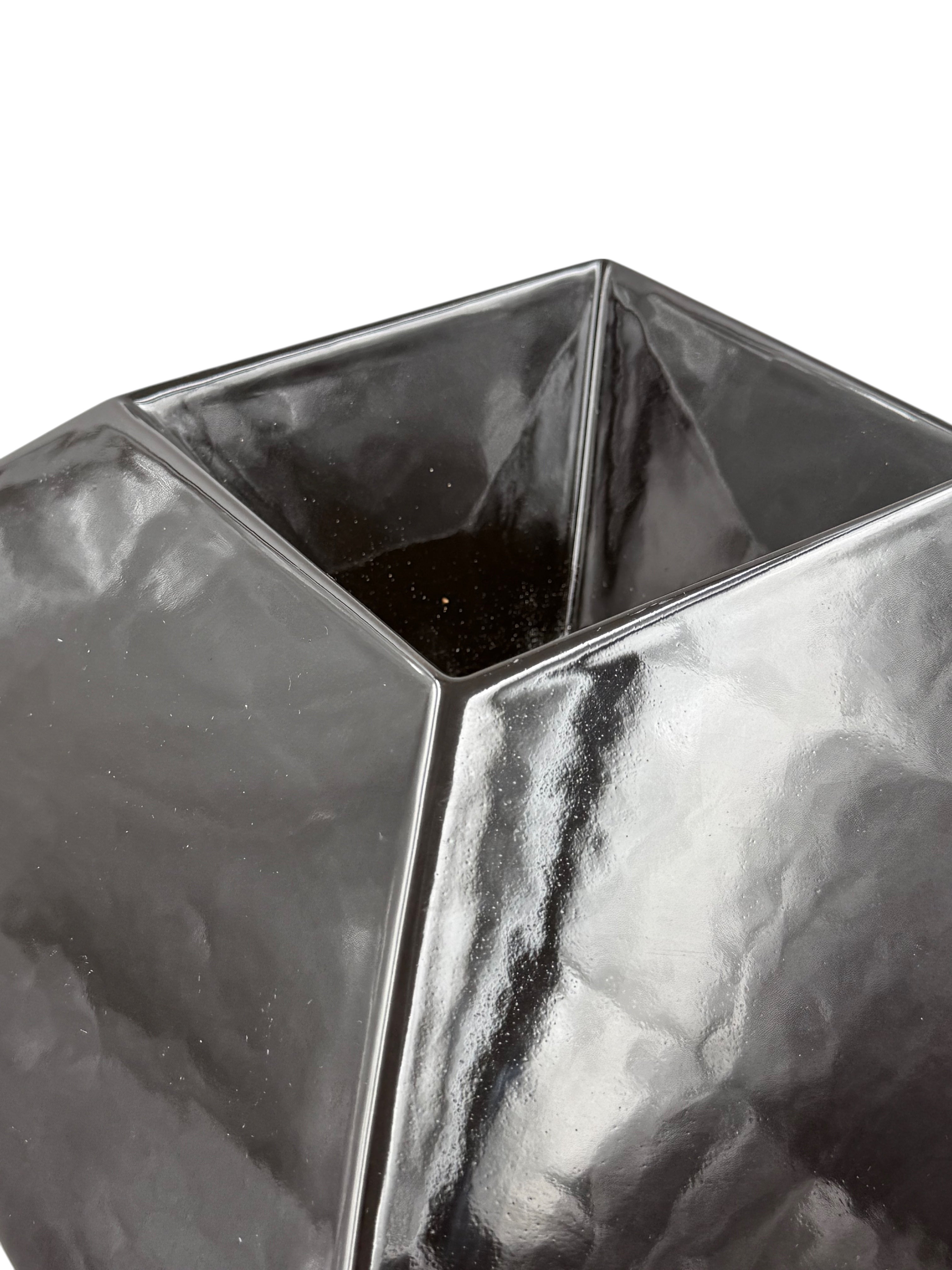 Space_Age_Black_Ceramic_Table_Lamp_with_Integrated_Ashtray,_Italy_1970s