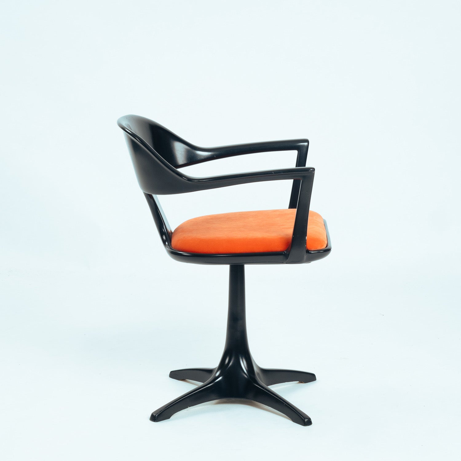 Set_of_4_Space_Age_Dining_Chairs_by_Konrad_Schaefer_for_Emu,_1960s