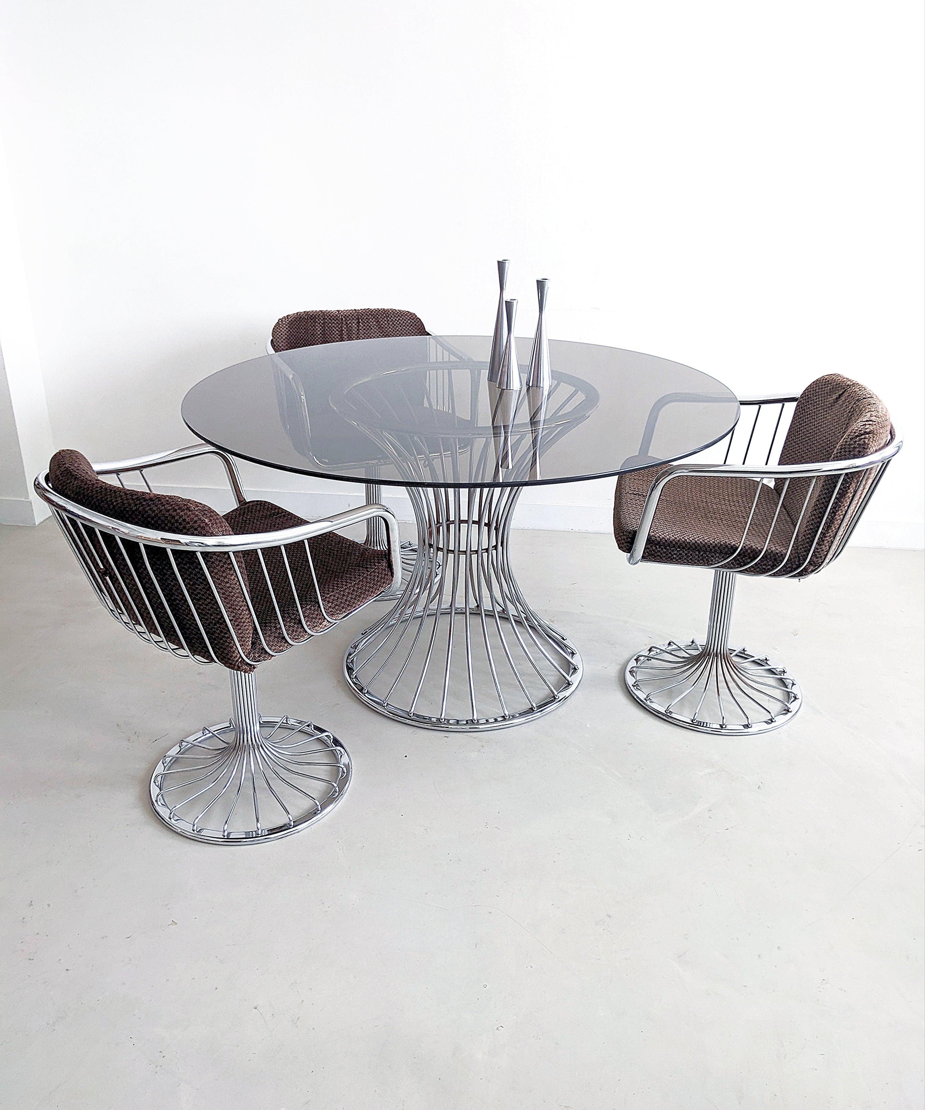 Set_of_Dinning_Table_and_3_chair_in_Space_Age_style_by_Tacke,_1970's