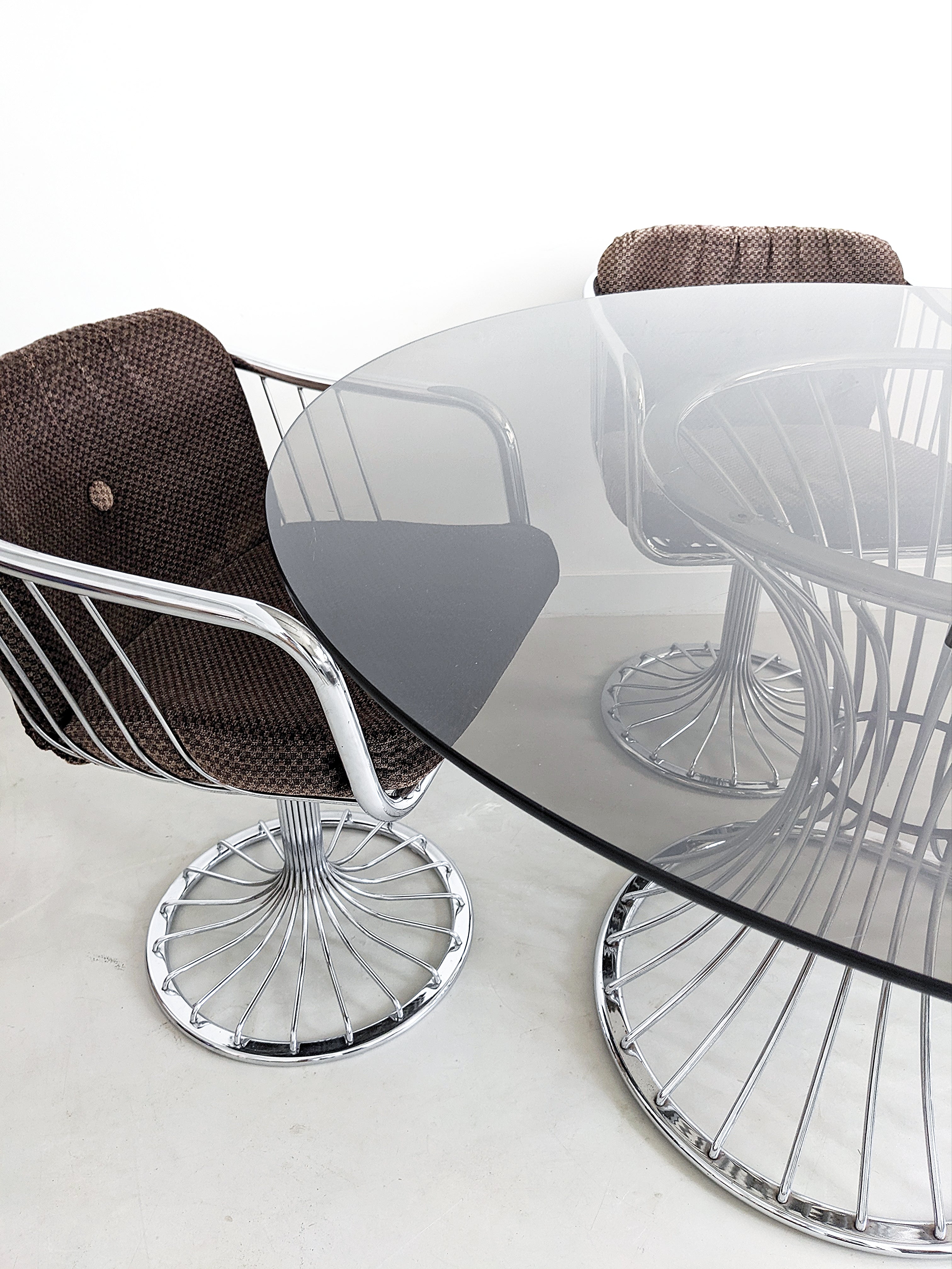 Set_of_Dinning_Table_and_3_chair_in_Space_Age_style_by_Tacke,_1970's