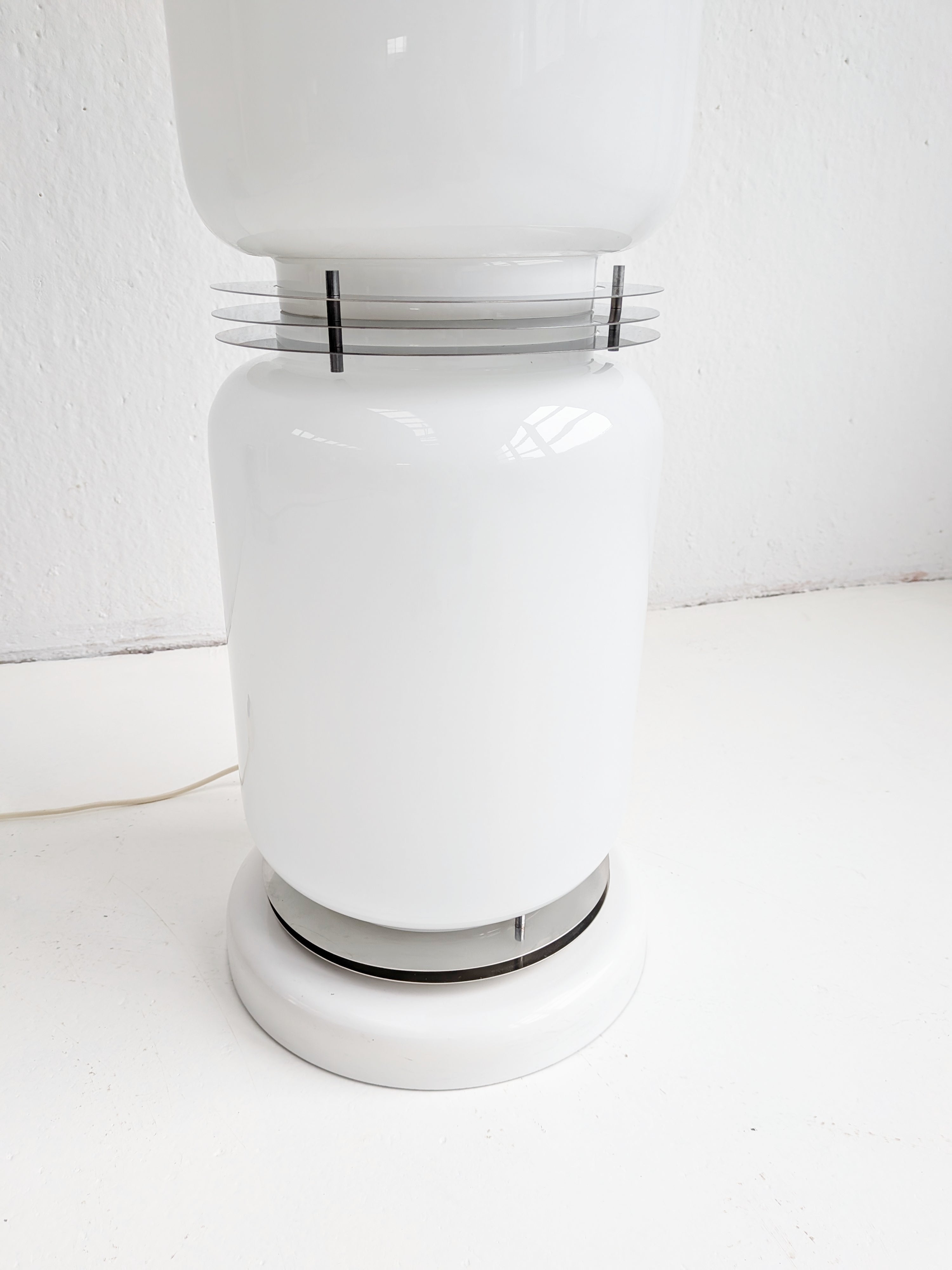 Space_Age_Floor_Lamp_by_Enrico_Tronconi,_1970s,_Italy