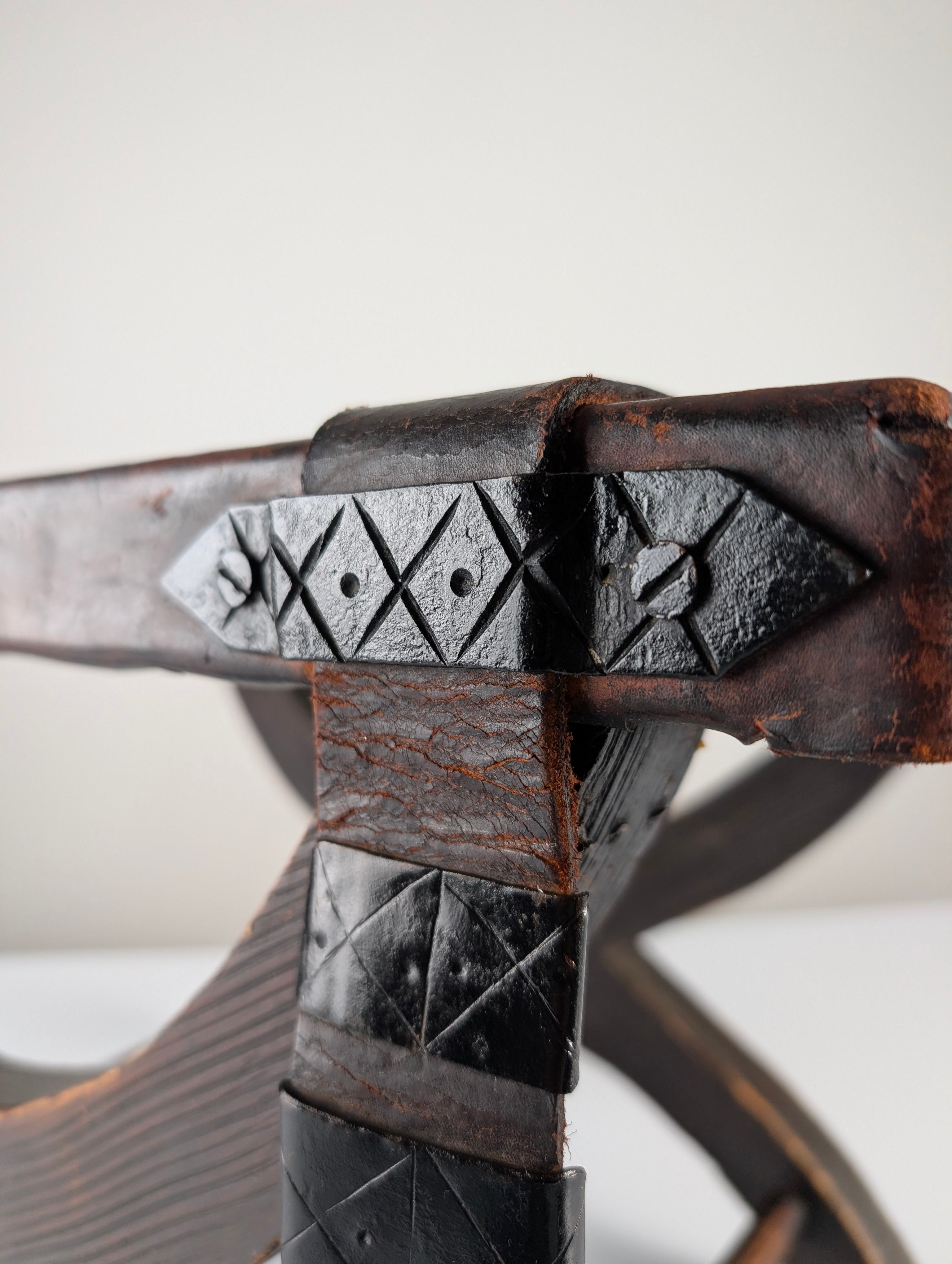 Spanish_Colonial_Revival_Curule_Stool_in_Wood_and_Leather,_Mexico_1940s