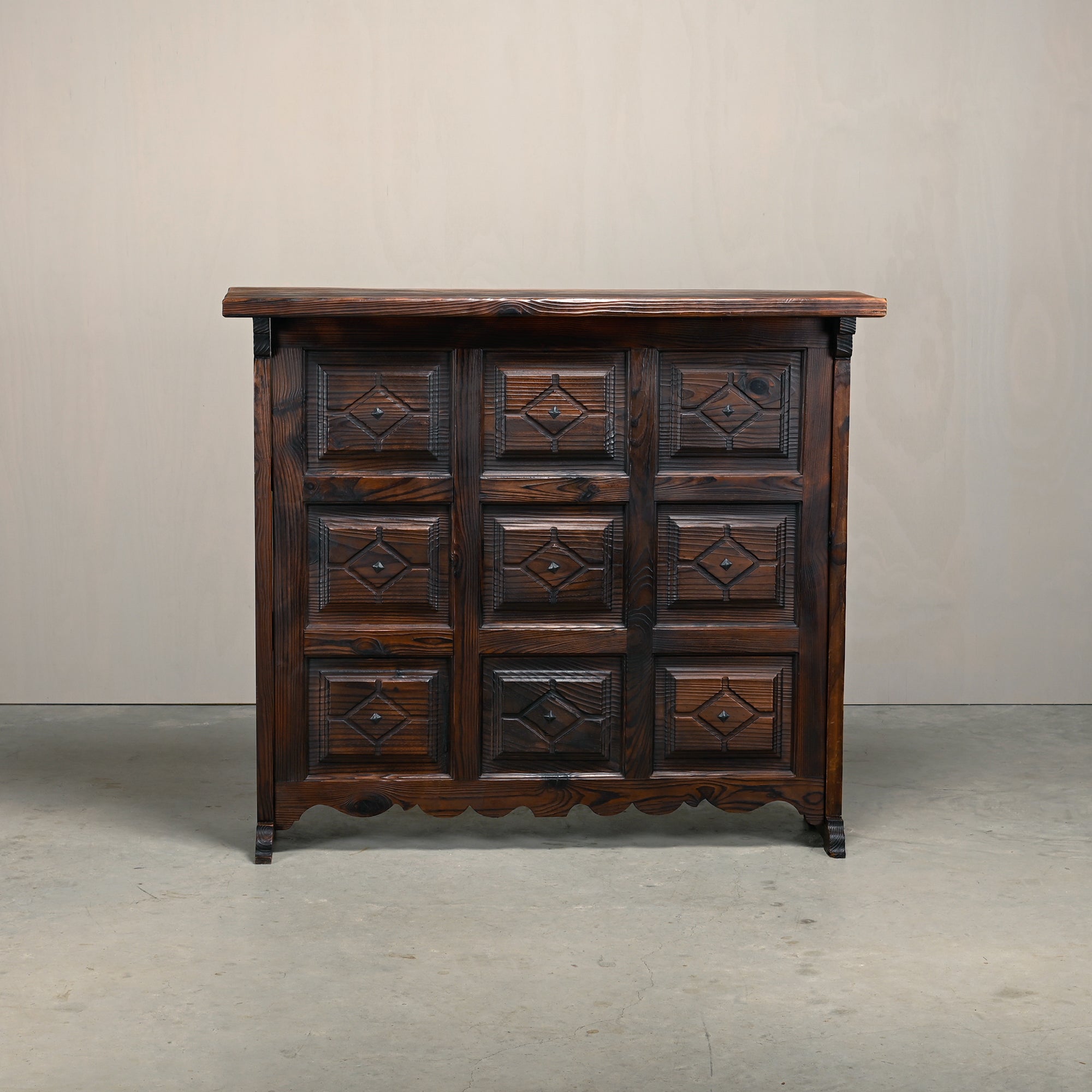 Set_of_Spanish_Brutalist_Folding_Home_Bar_with_3_Bar_Stools,_Carved_Dark_Wood,_1950s,_in_the_Style_of_Sergio_Rodrigues