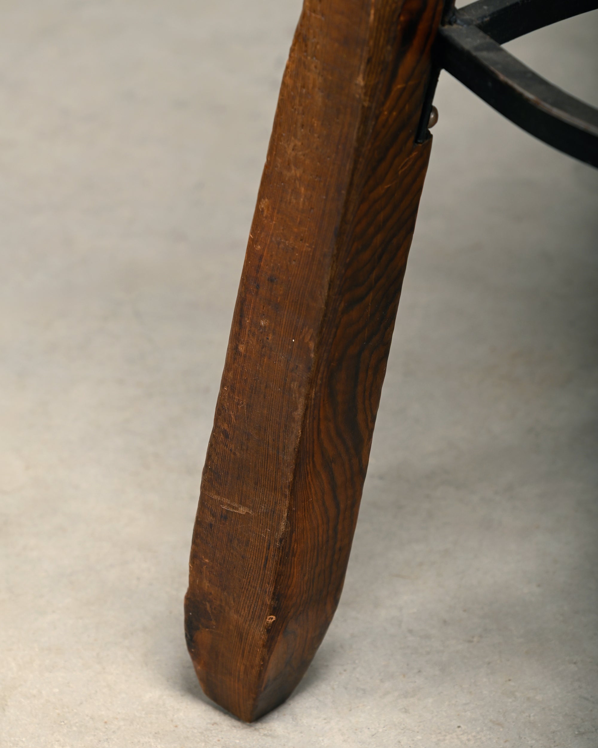 Set_of_Spanish_Brutalist_Folding_Home_Bar_with_3_Bar_Stools,_Carved_Dark_Wood,_1950s,_in_the_Style_of_Sergio_Rodrigues