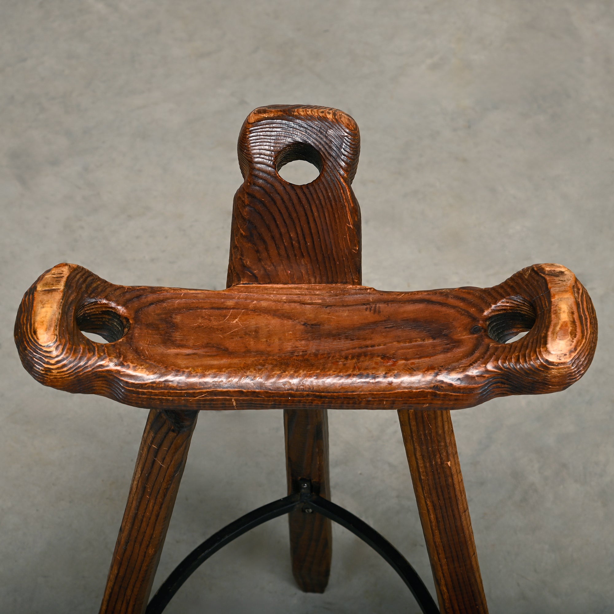 Set_of_Spanish_Brutalist_Folding_Home_Bar_with_3_Bar_Stools,_Carved_Dark_Wood,_1950s,_in_the_Style_of_Sergio_Rodrigues