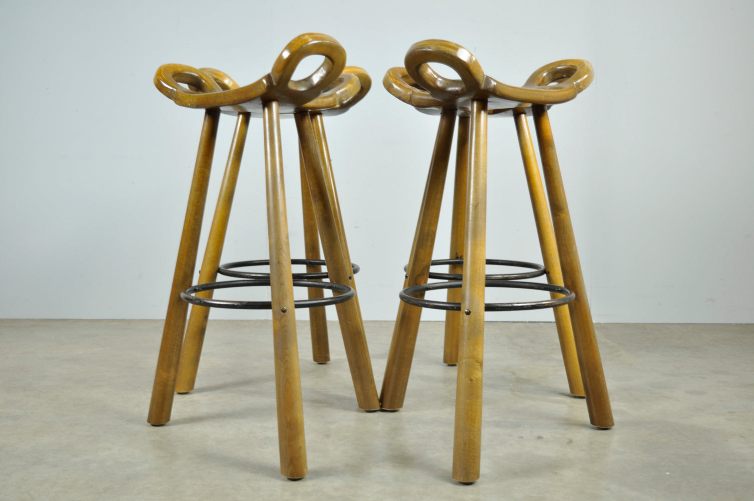 Set_of_4_Special_vintage_brutalist_Marbella_bar_stools,_1970s