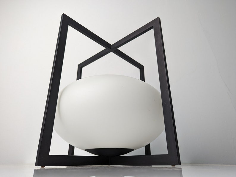 Spectacular_design_lamp_to_be_documented,_1970s