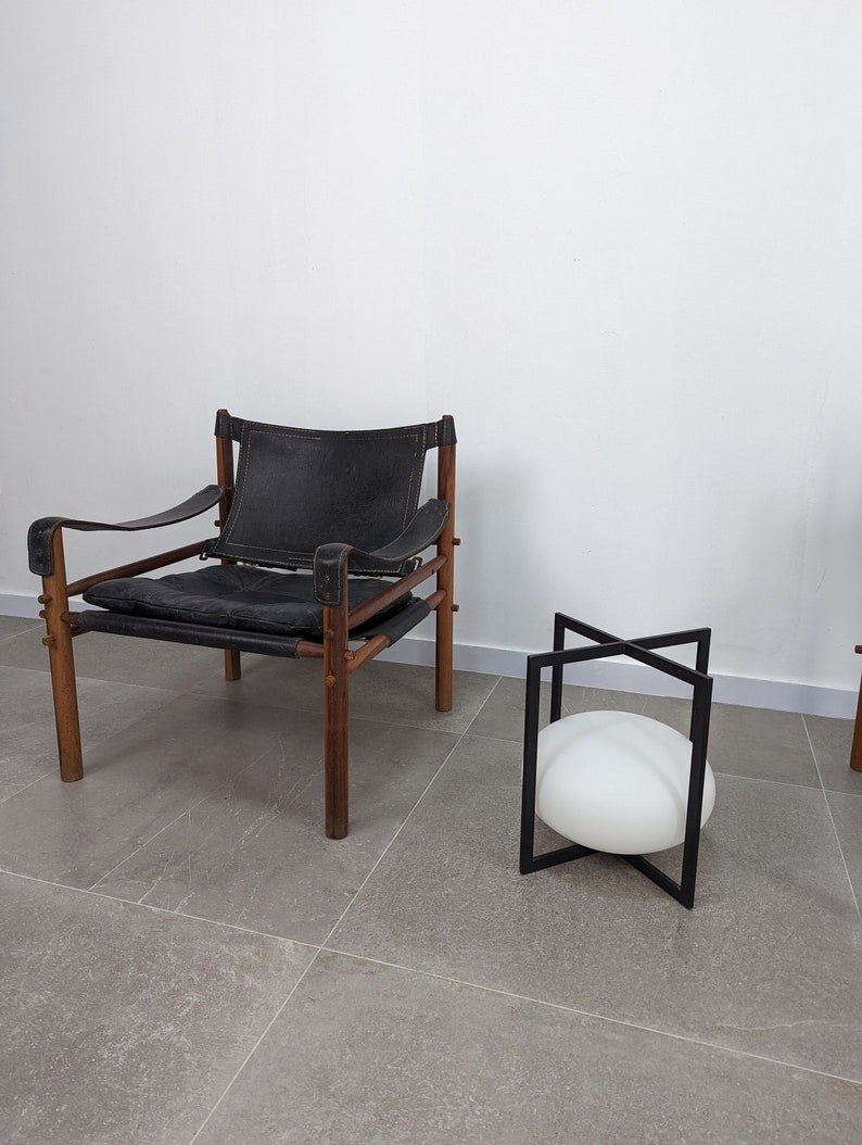 Spectacular_design_lamp_to_be_documented,_1970s