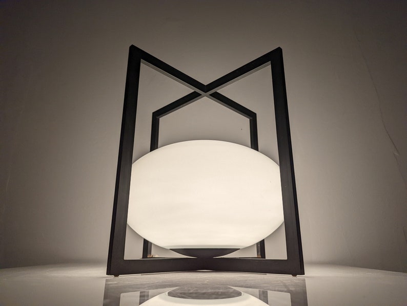 Spectacular_design_lamp_to_be_documented,_1970s