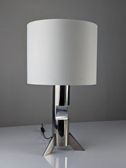 Steel_sculpture_table_lamp