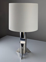 Steel_sculpture_table_lamp