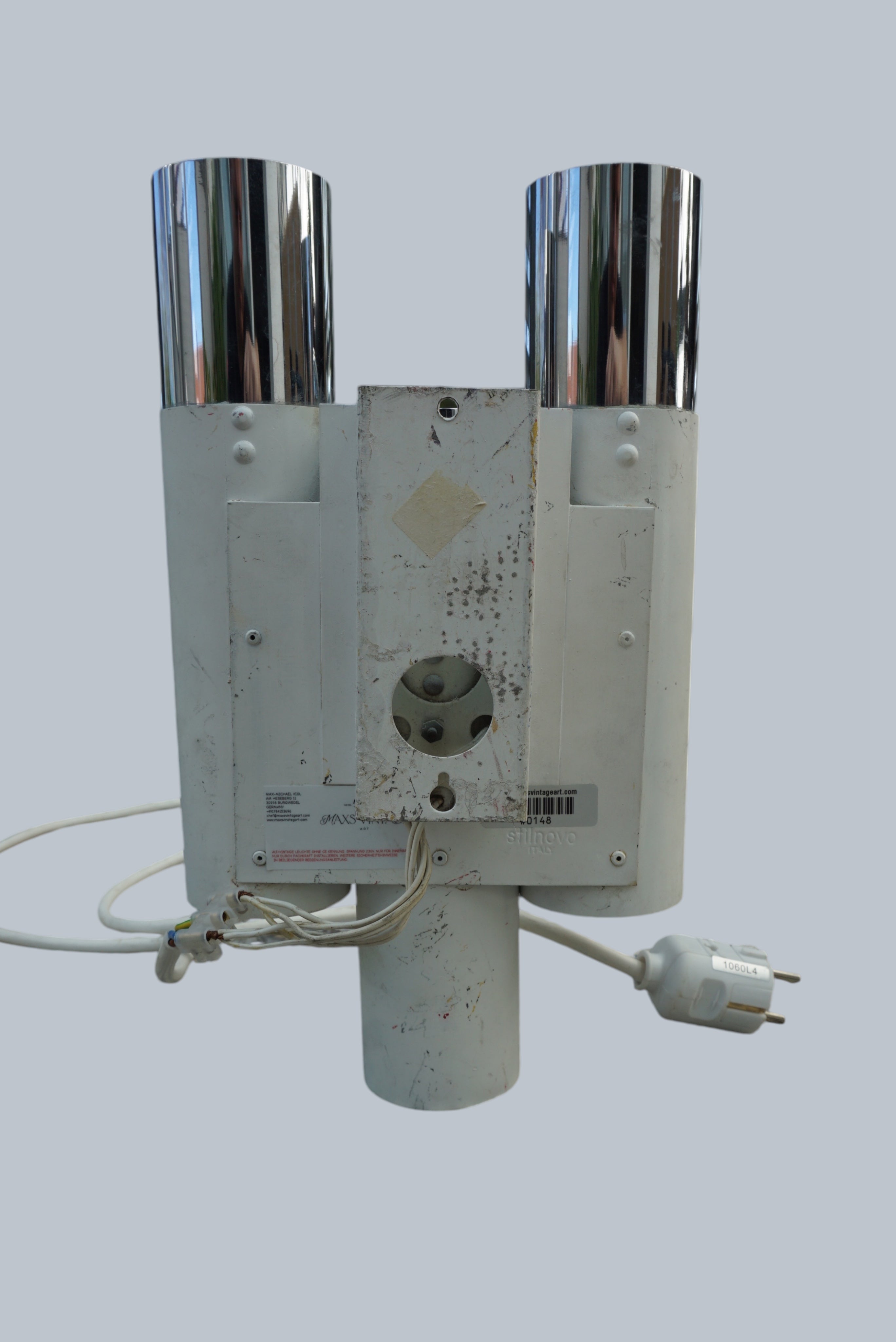 Model_2701_Three-Light_Wall_Lamp_by_Stilnovo,_Italian_Space_Age_Chrome_Wall_Sconce,_1970s