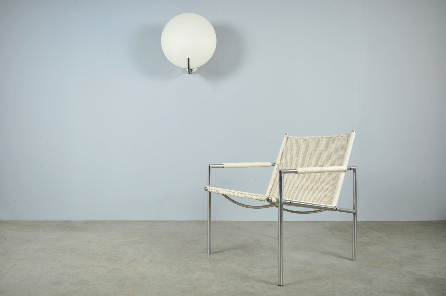 Stilnovo_rare_wall-_or_ceiling_lamp_model_232_by_Bruno_Gatta,_Italy_1960s