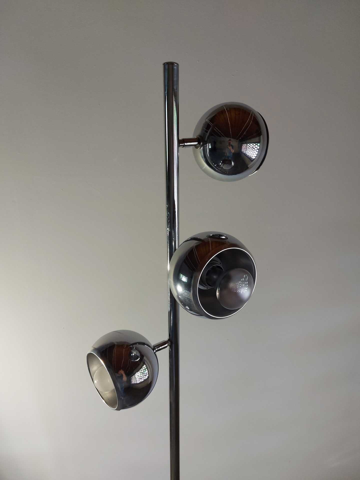 Eyeball_Floor_Lamp_by_Stilux_in_Chrome_and_Marble,_1960s,_Italy