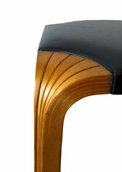 Stool_S601_Alvar_Aalto_Bentwood_Leather_1950s_Finland