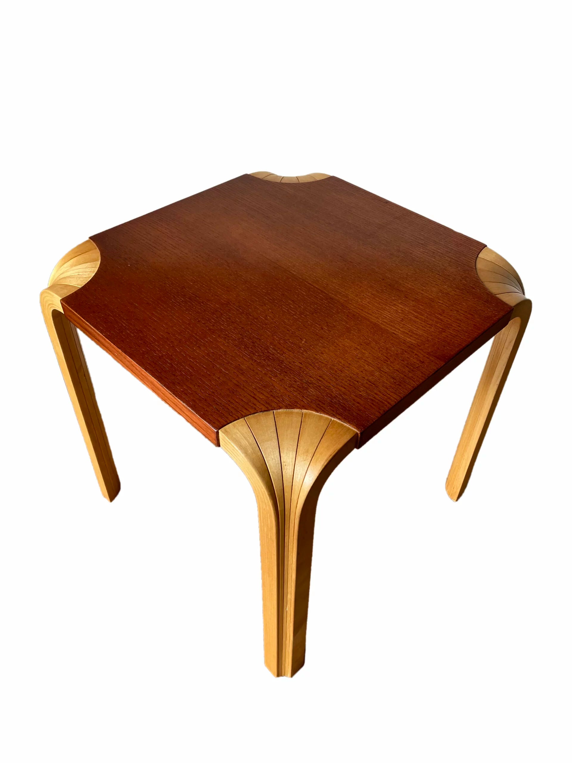 Stool_S601_Alvar_Aalto_Bentwood_Leather_1950s_Finland
