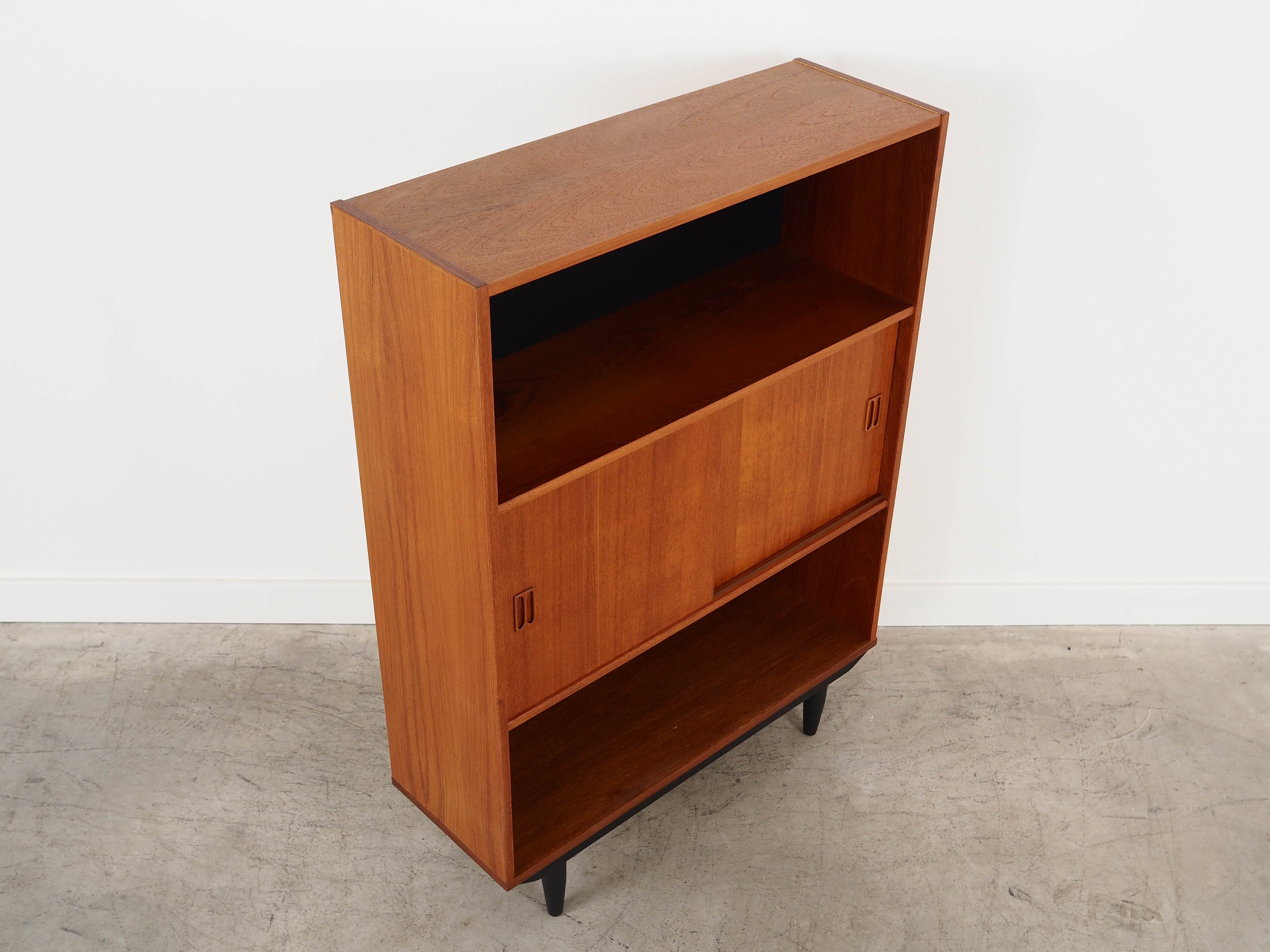 Storage_Bookcase,_Teak_Veneer,_1970s,_Denmark