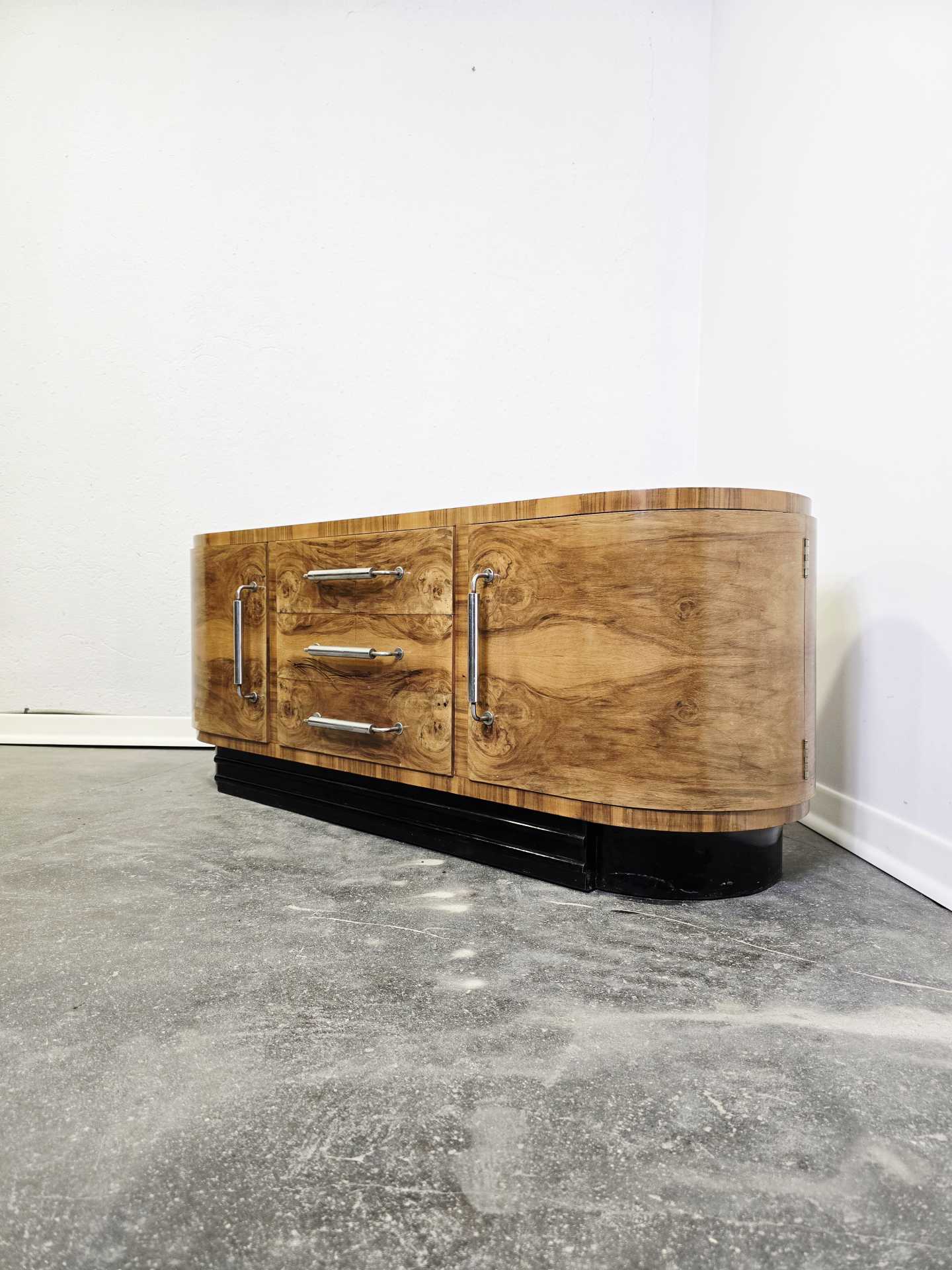 Art_Deco_Walnut_Cabinet,_1930s,_Scandinavia