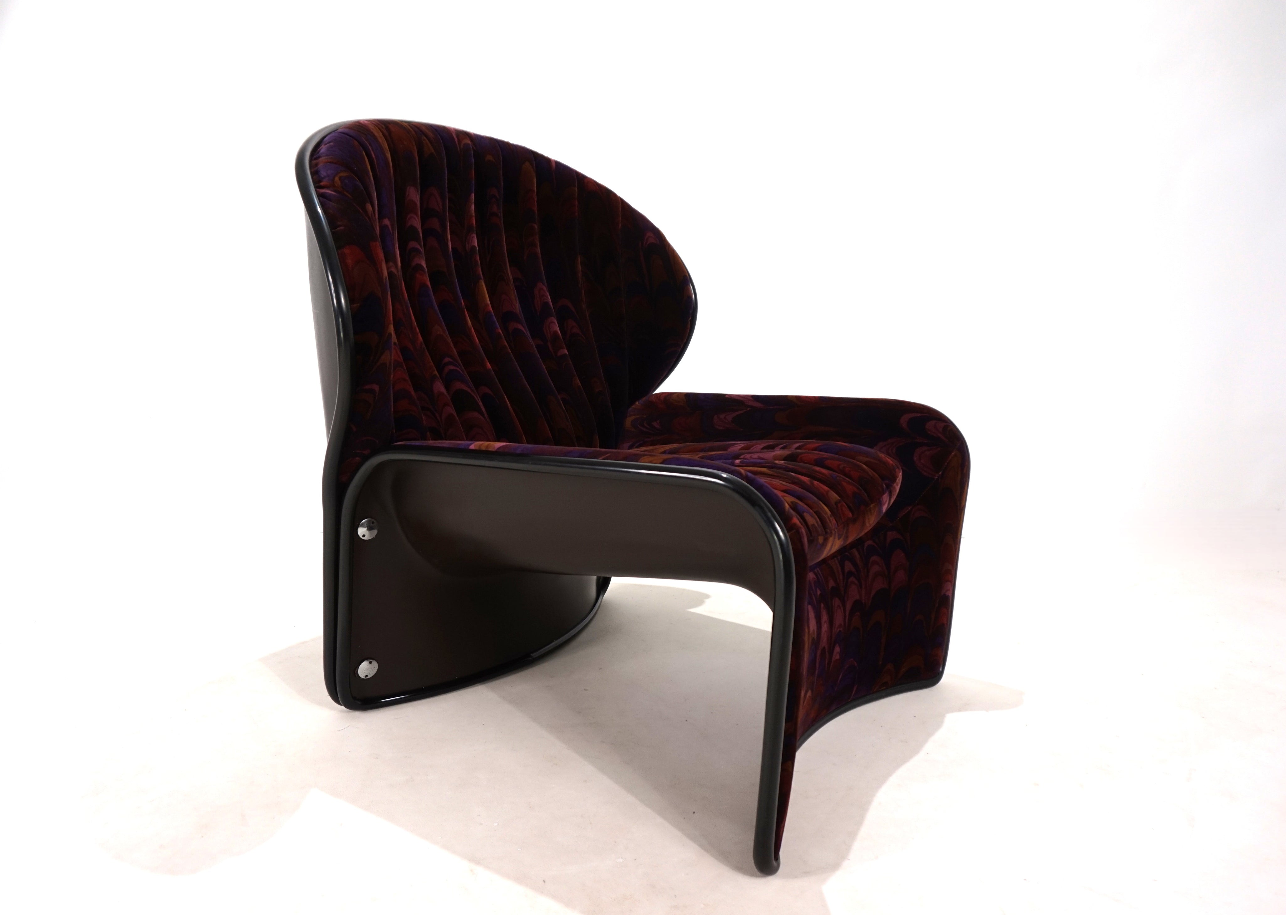 Strässle_Lotus_lounge_chair_by_André_Vandenbeuck,_1969