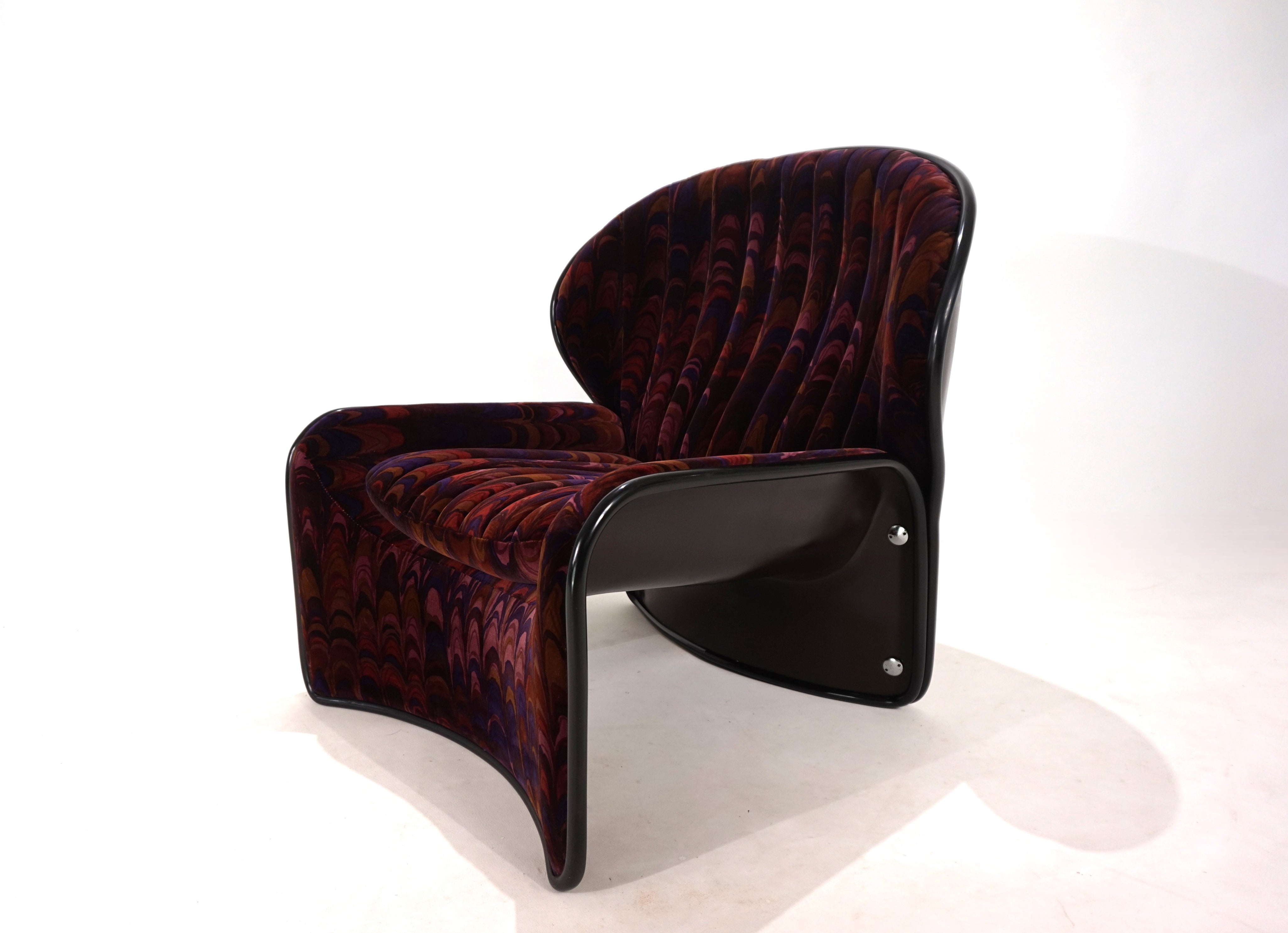 Strässle_Lotus_lounge_chair_by_André_Vandenbeuck,_1969
