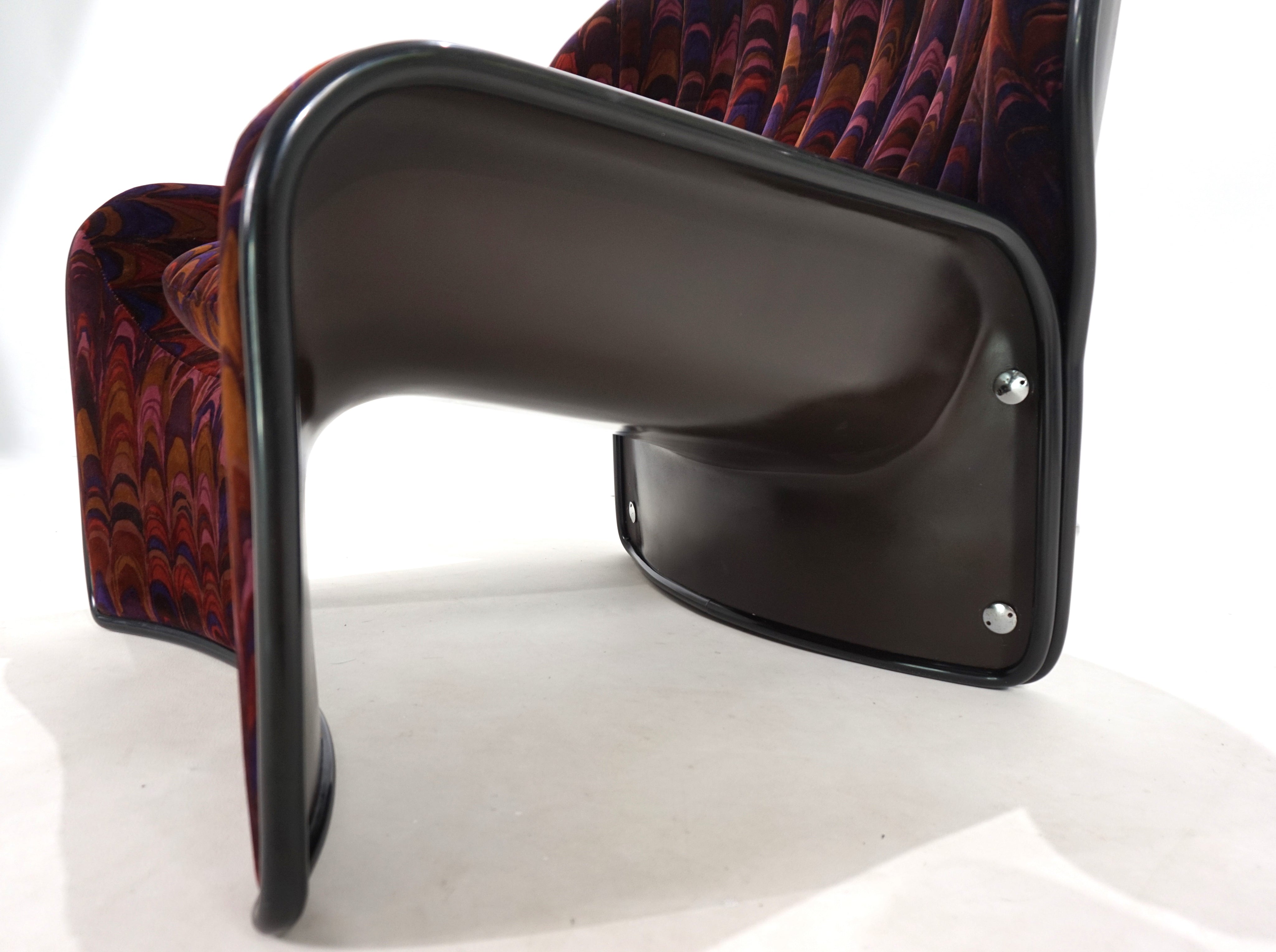 Strässle_Lotus_lounge_chair_by_André_Vandenbeuck,_1969