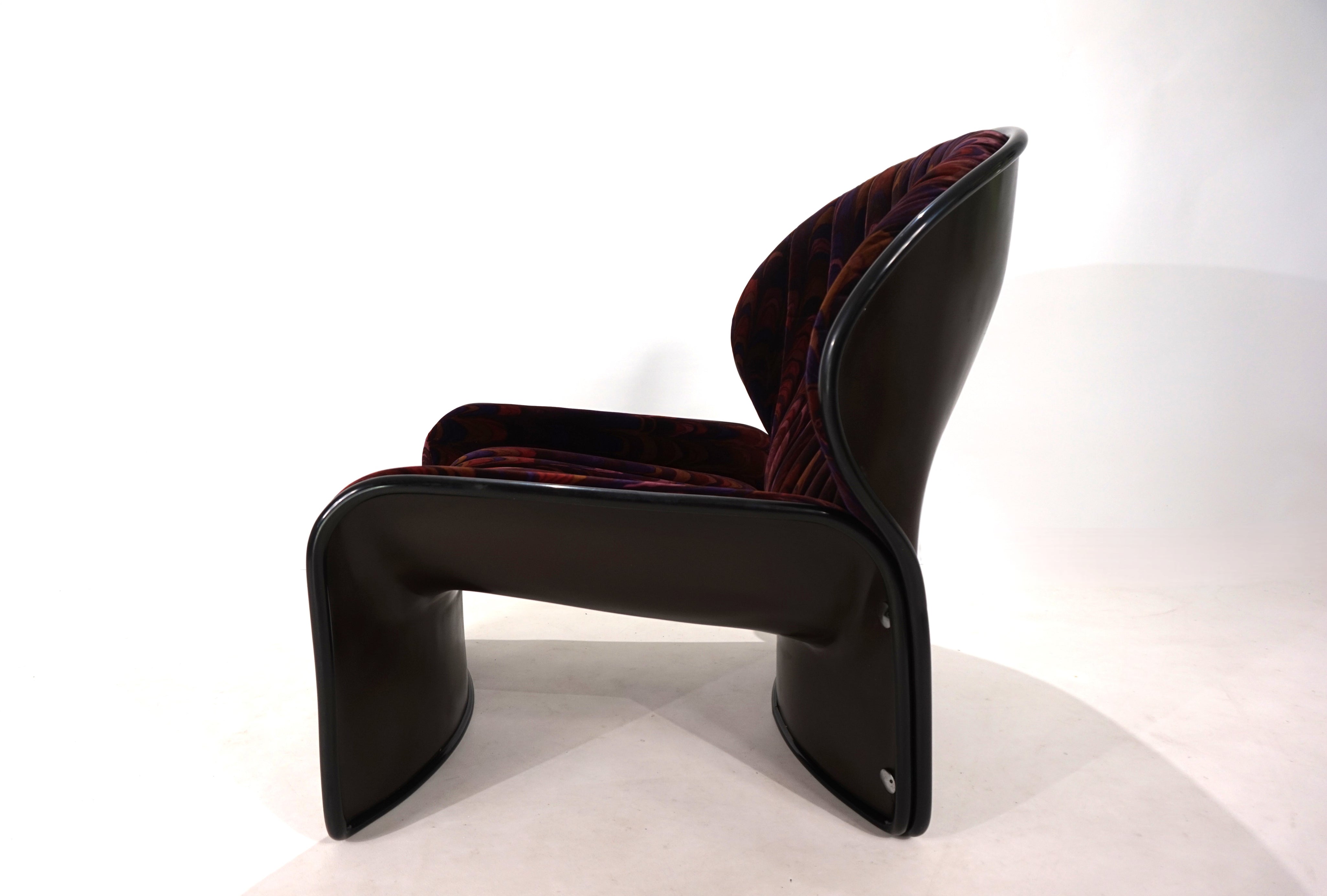 Strässle_Lotus_lounge_chair_by_André_Vandenbeuck,_1969