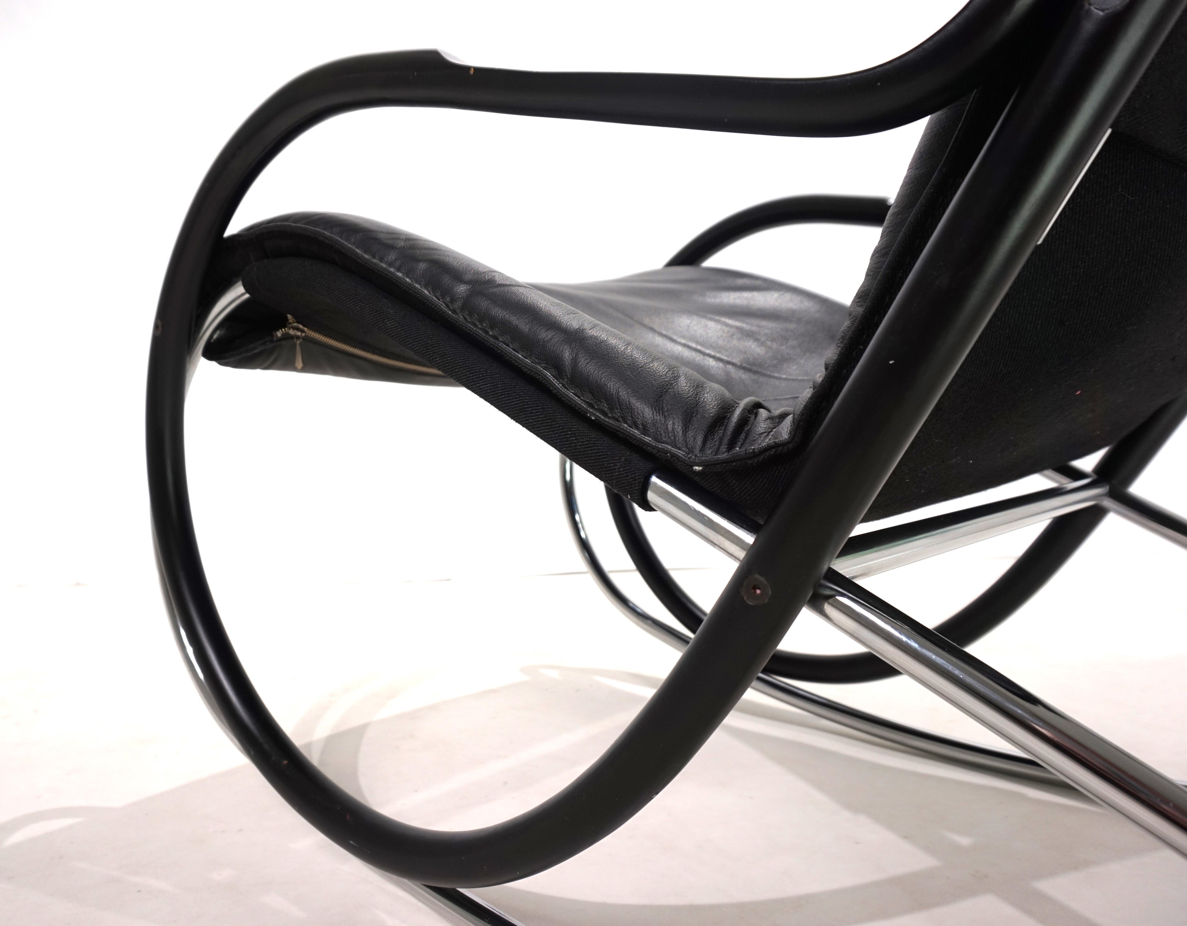 Strässle_Nonna_rocking_chair_by_Paul_Tuttle,_1972