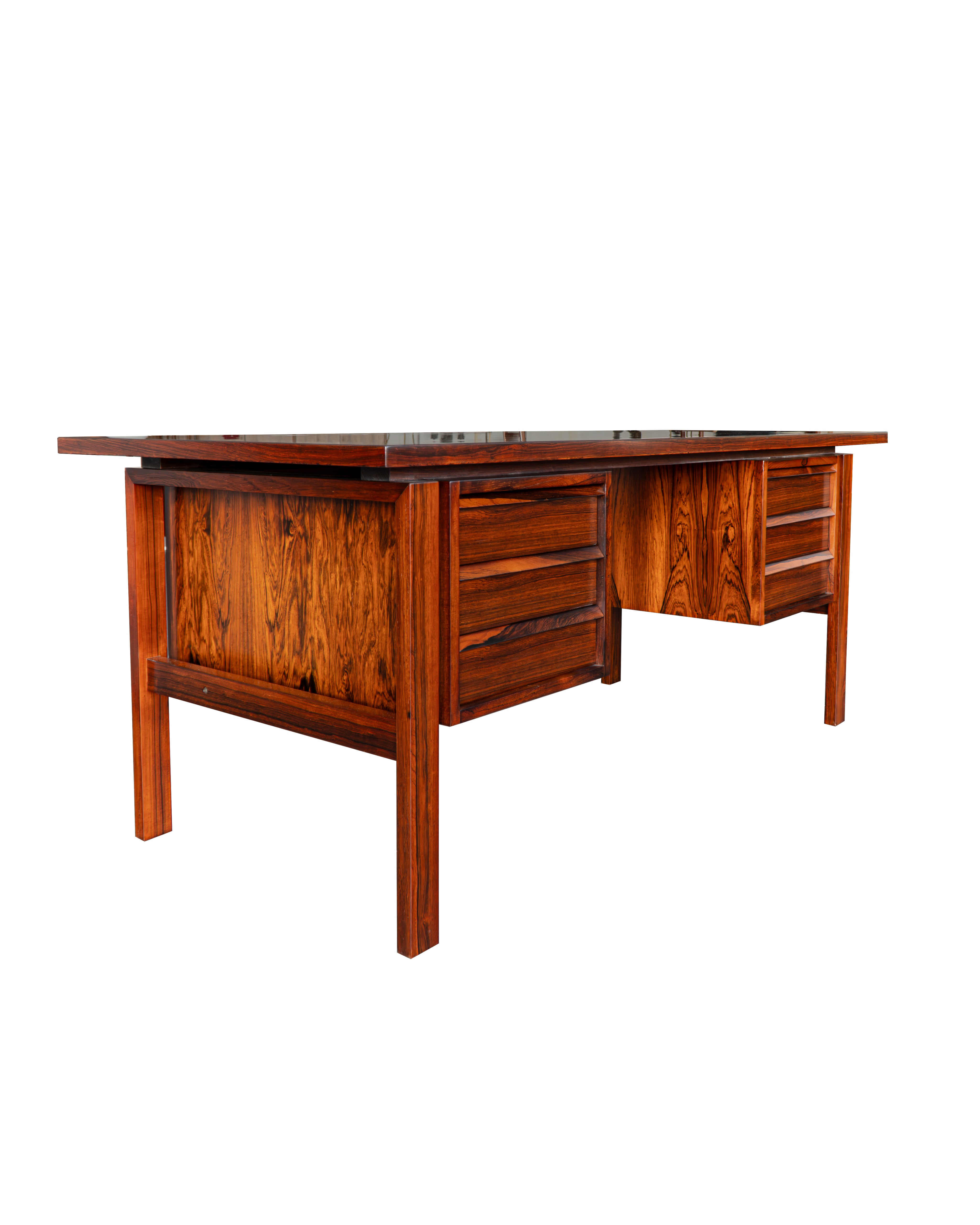 Large_Rosewood_Desk_by_Svend_Åge_Madsen,_Danish_Mid_Century_Modern_Executive_Desk